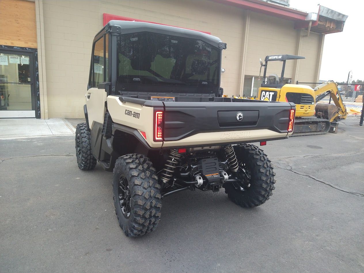 2026 Can-Am™ Defender Limited HD11 7