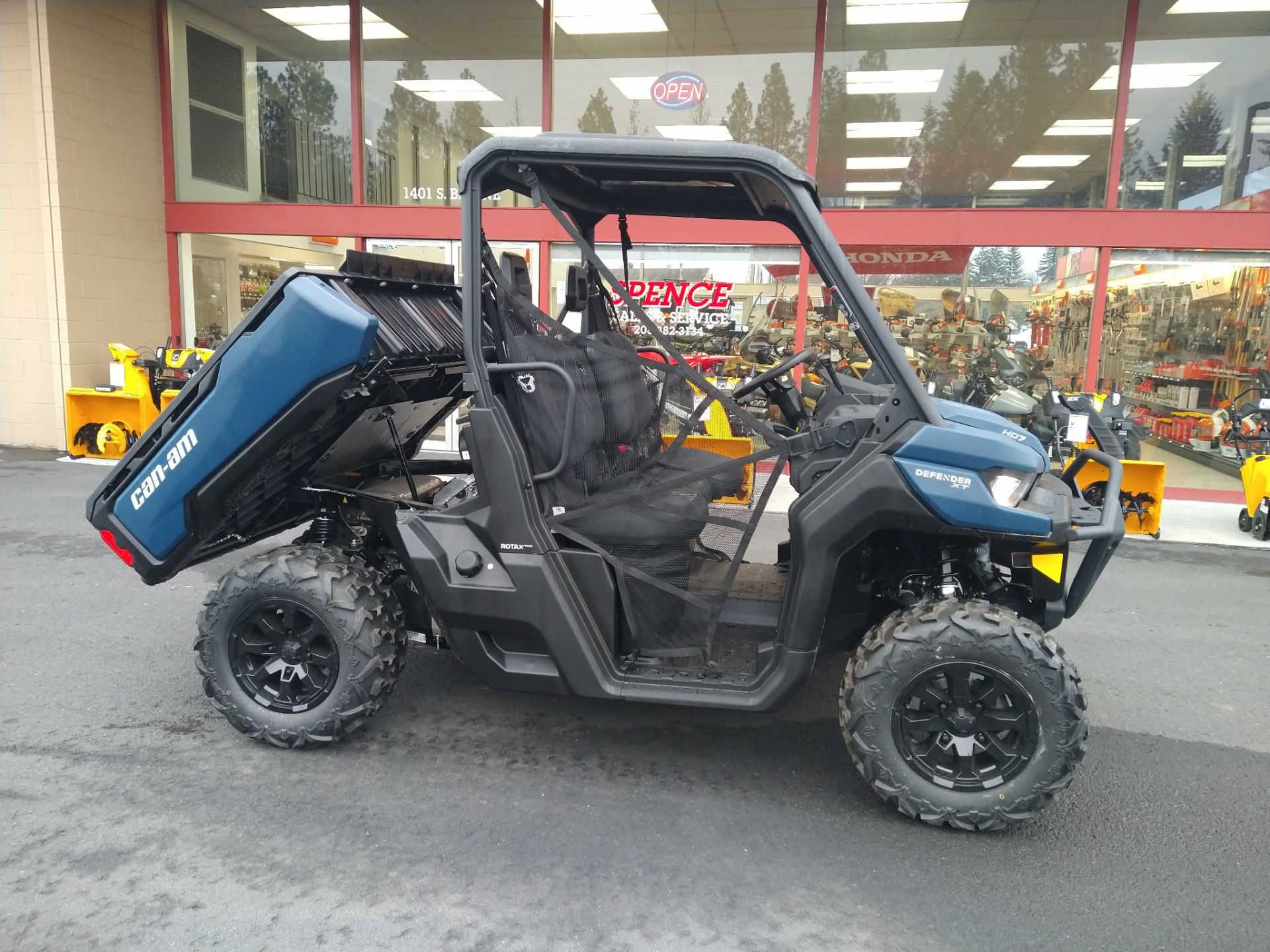 2025 Can-Am™ Defender XT HD7 2