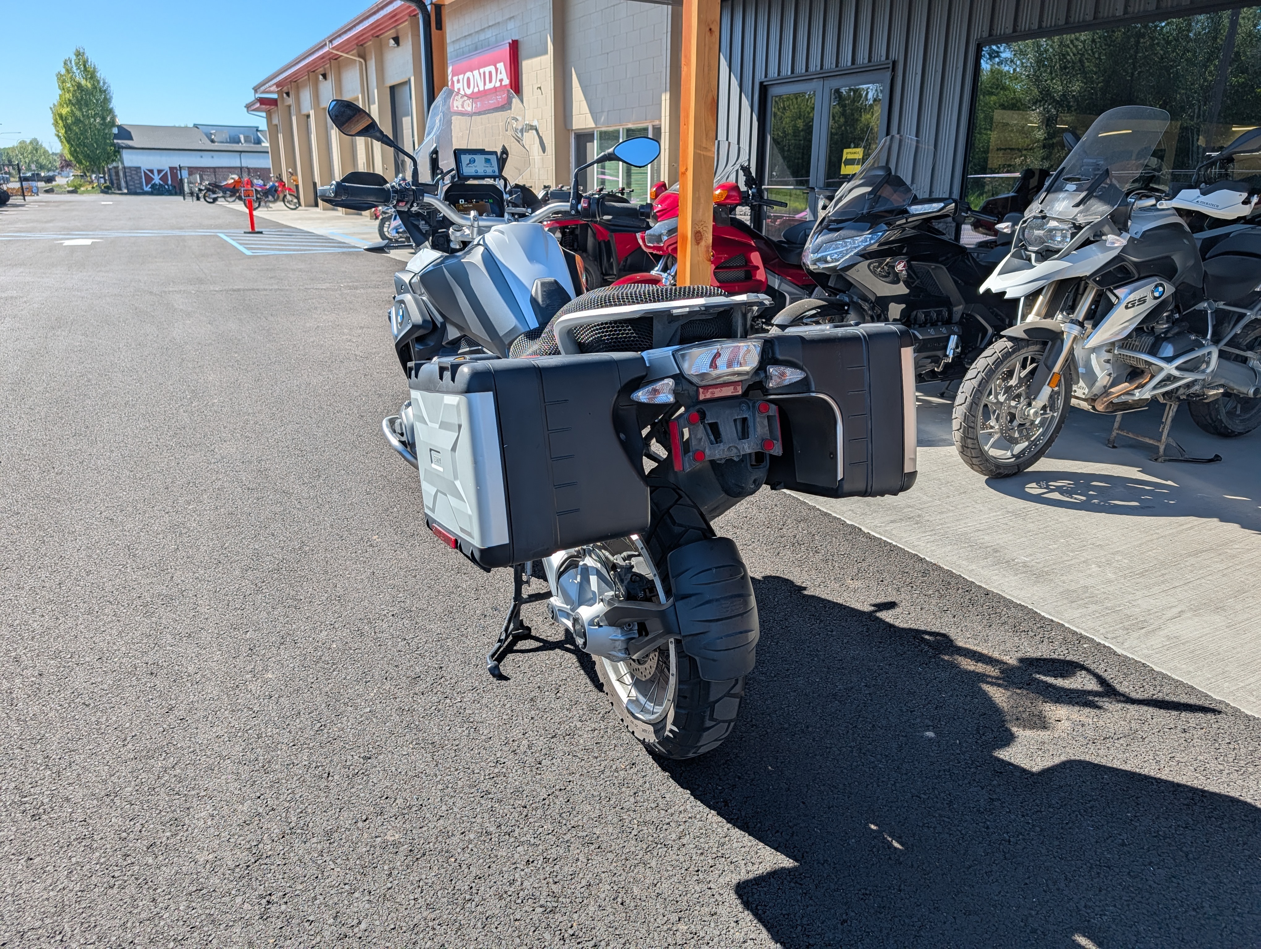 2018 BMW R photo 5