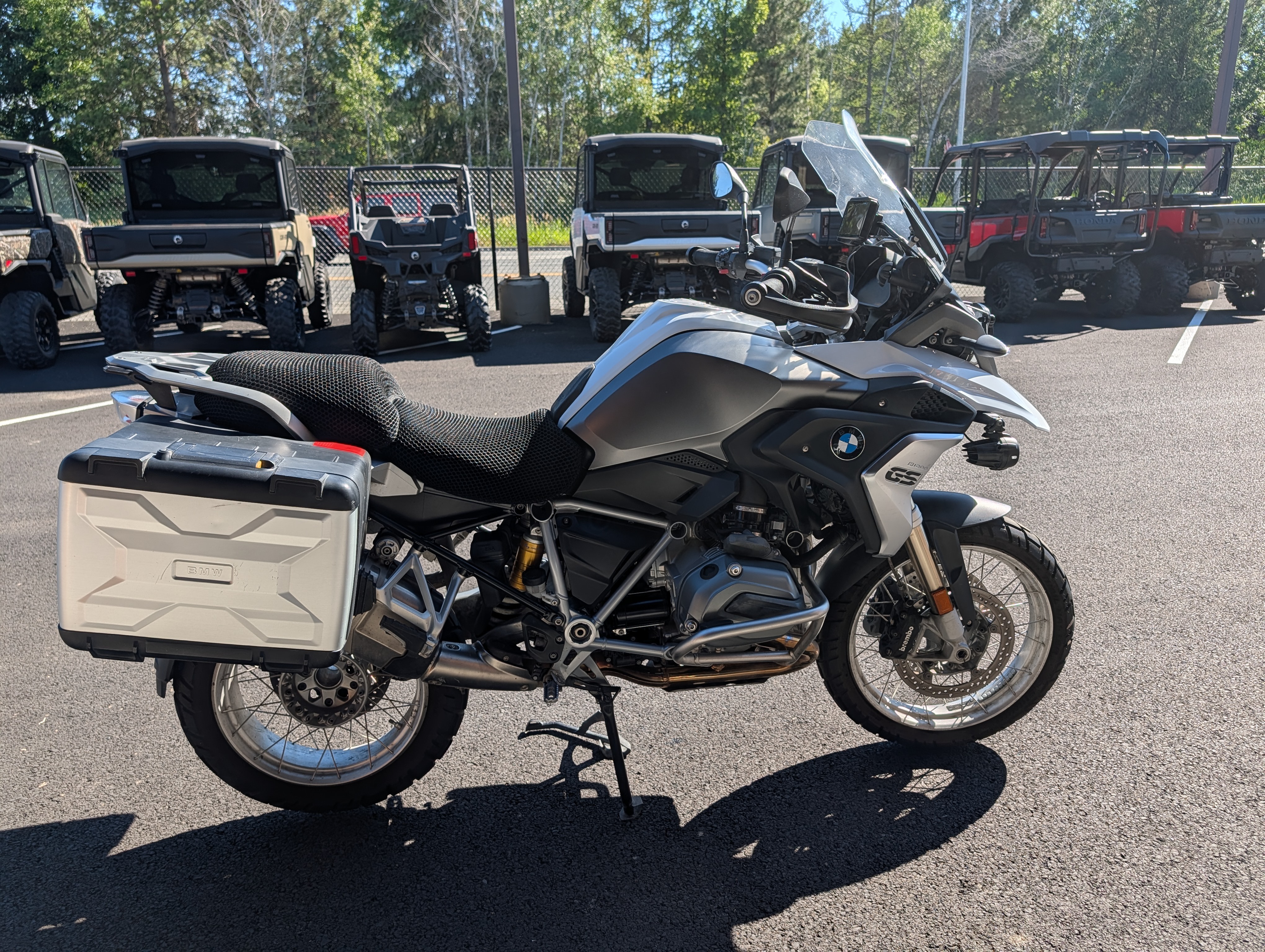2018 BMW R photo 2