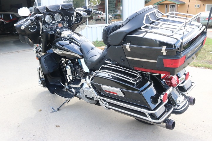 2003 Harley-Davidson FLHTCUI Ultra Classic® Electra Glide® 3
