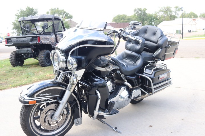 2003 Harley-Davidson FLHTCUI Ultra Classic® Electra Glide® 4