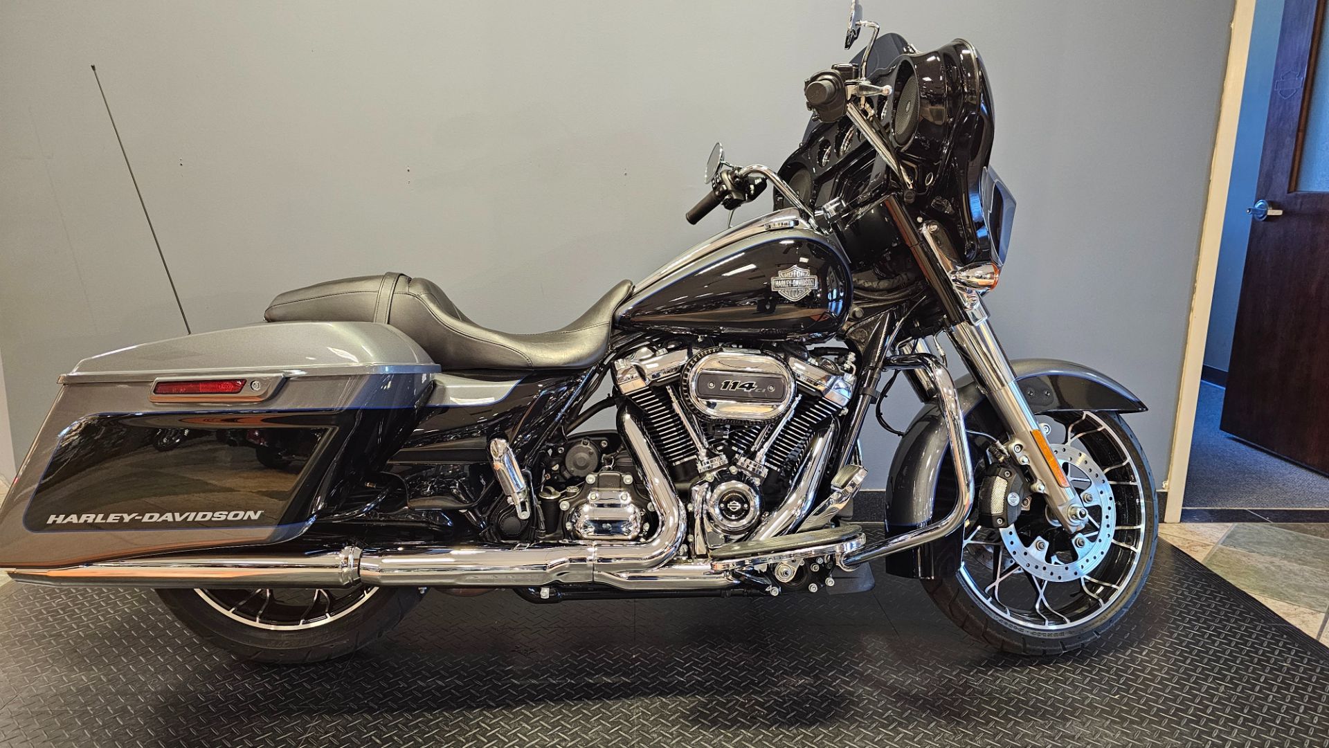 2021 Harley-Davidson Street Glide® Special in Burlington, North Carolina - Photo 2