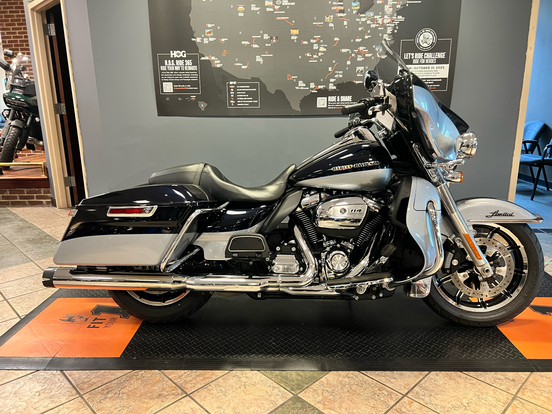 2019 Harley-Davidson Ultra Limited in Burlington, North Carolina - Photo 2