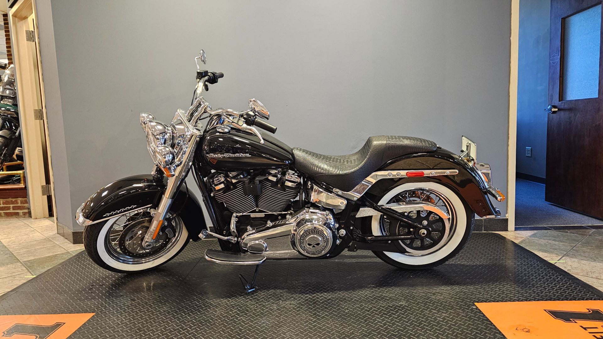 2018 Harley-Davidson Softail® Deluxe 107 in Burlington, North Carolina - Photo 10