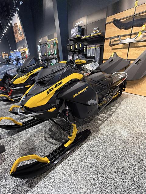 2026 Ski-Doo Summit NEO+ 600 EFI ES Hurricane 1.75 w/ FlexEdge HAC in Fairview, Utah - Photo 2