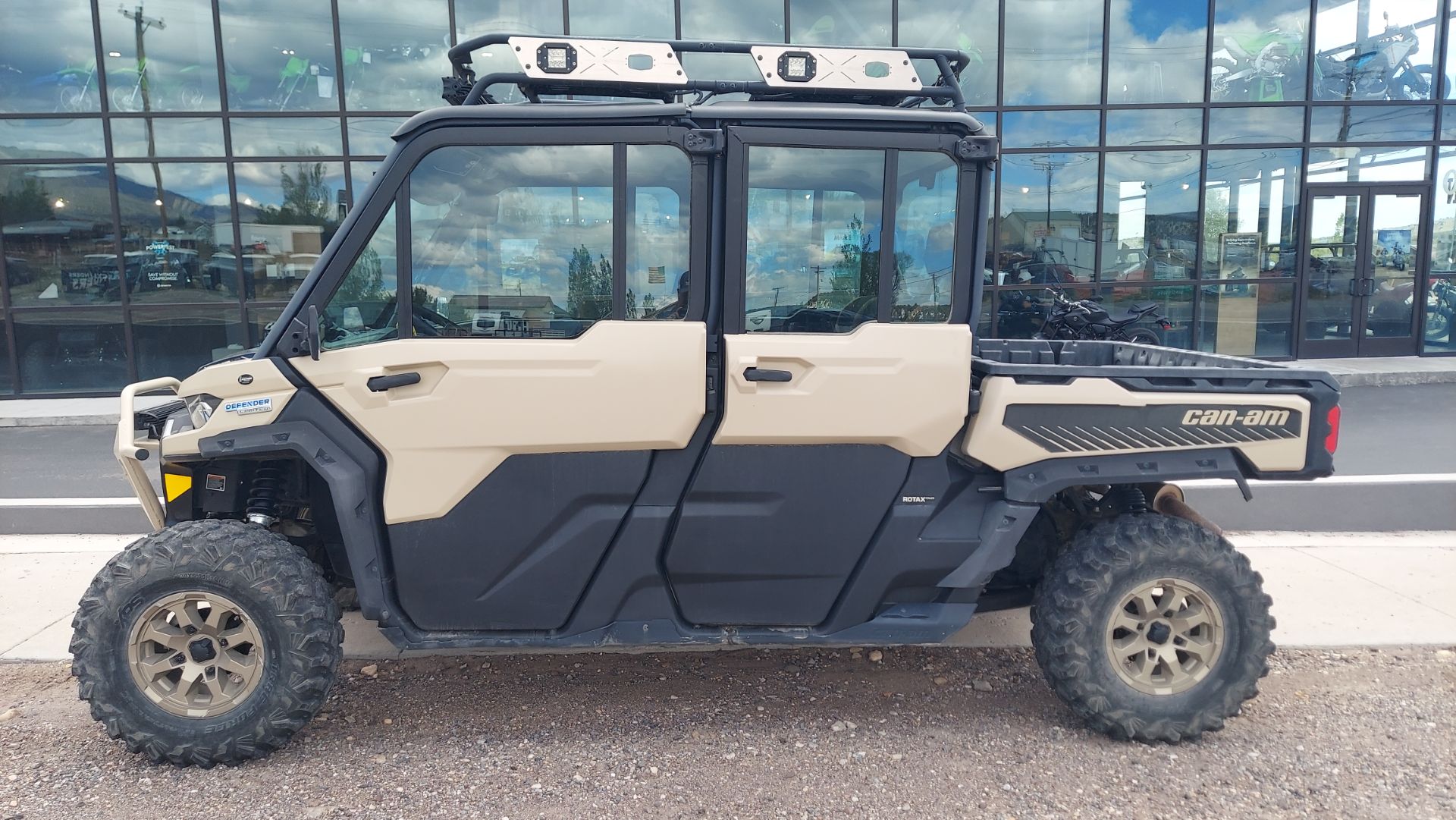 2023 Can-Am Defender MAX Limited in Fairview, Utah - Photo 2