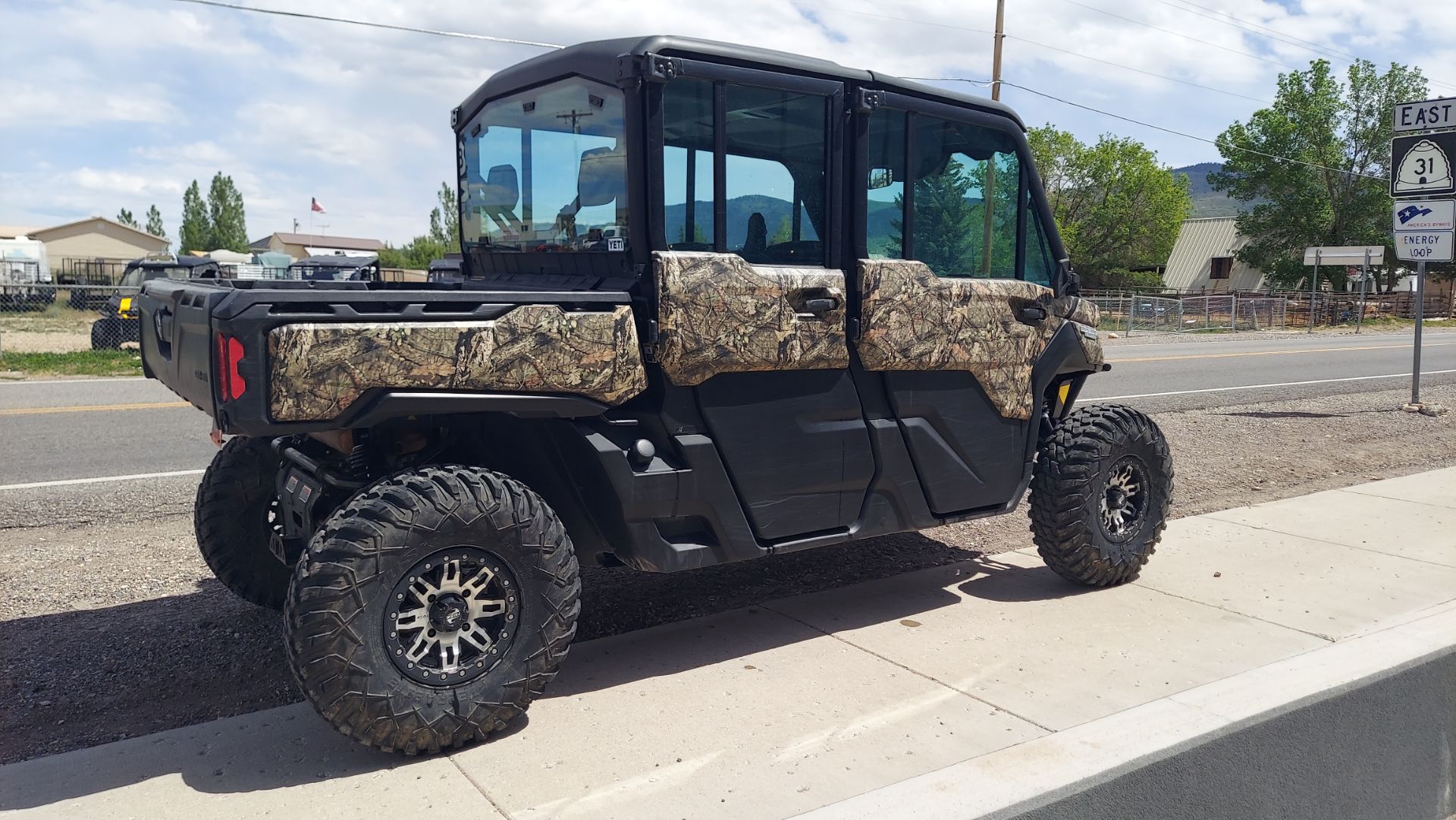 2023 Can-Am Defender MAX Limited in Fairview, Utah - Photo 8