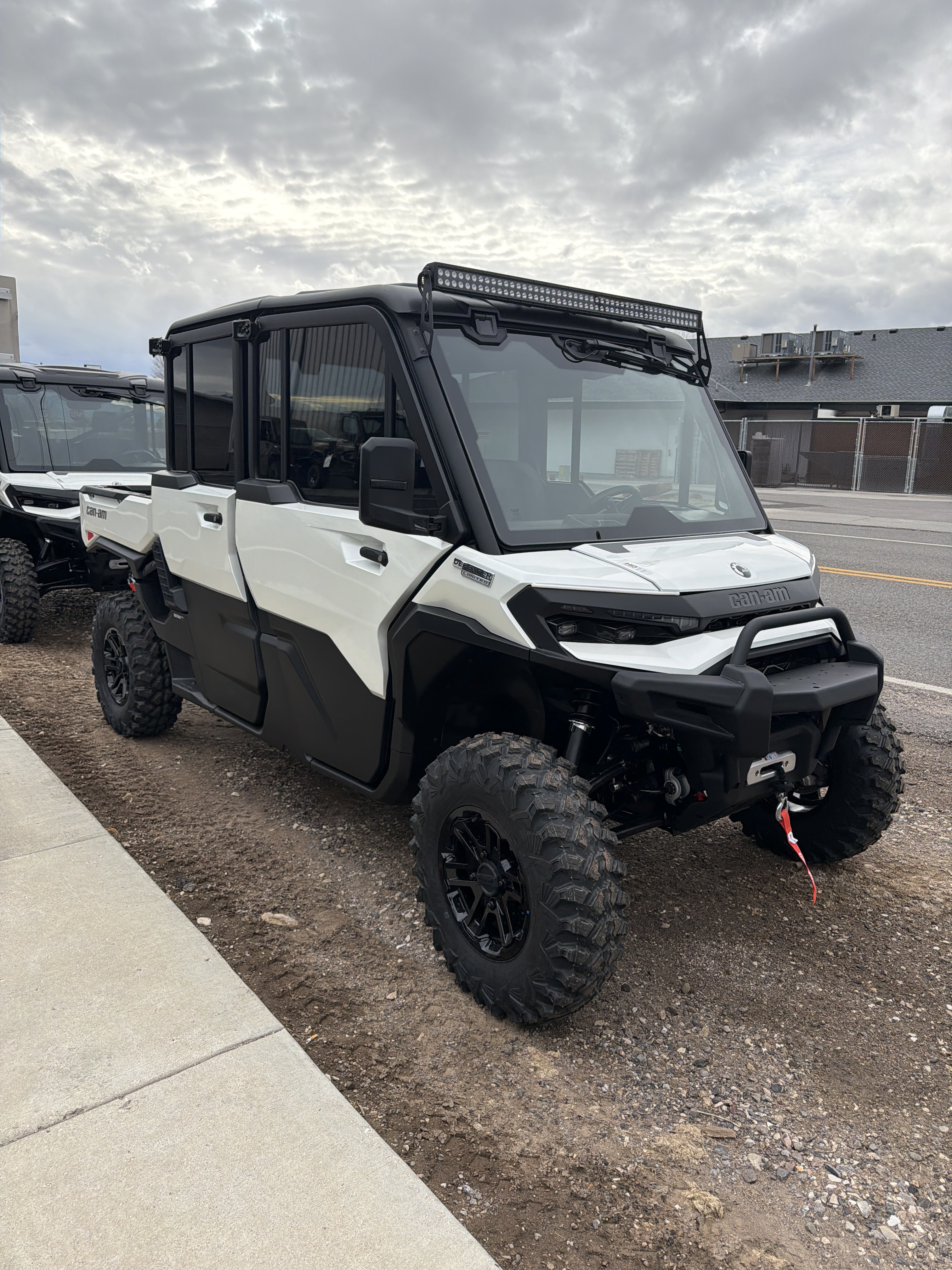 2026 Can-Am Defender MAX Limited HD11 in Fairview, Utah - Photo 2