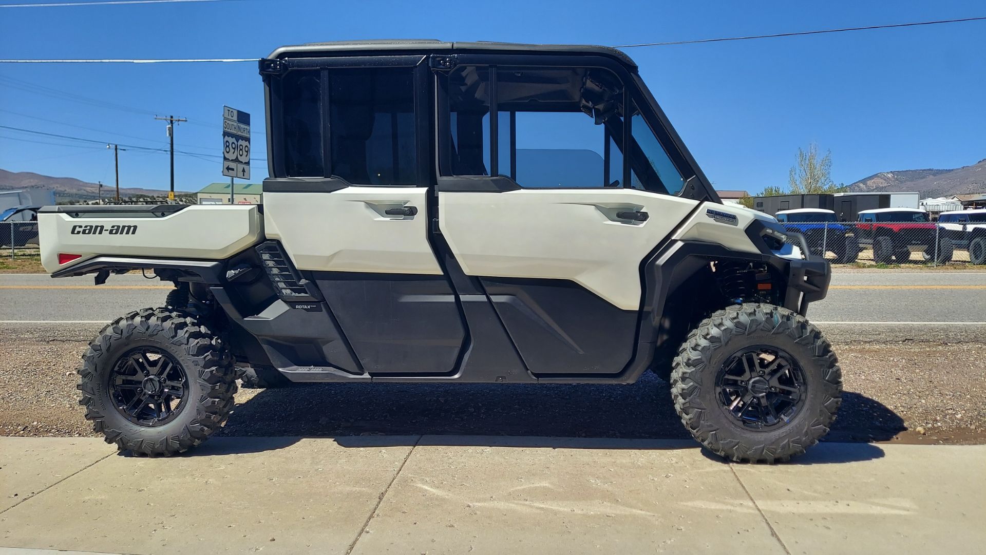 2026 Can-Am Defender MAX Limited HD11 in Fairview, Utah - Photo 8
