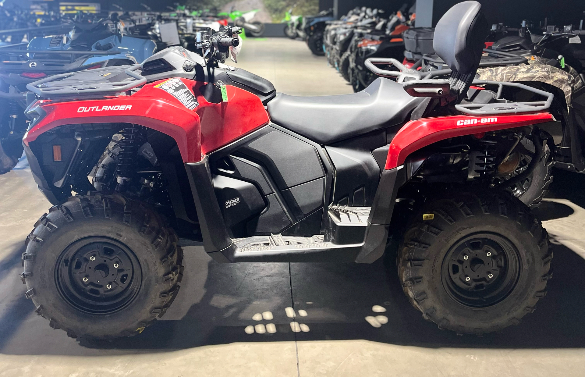 2025 Can-Am Outlander MAX DPS 700 in Fairview, Utah - Photo 2