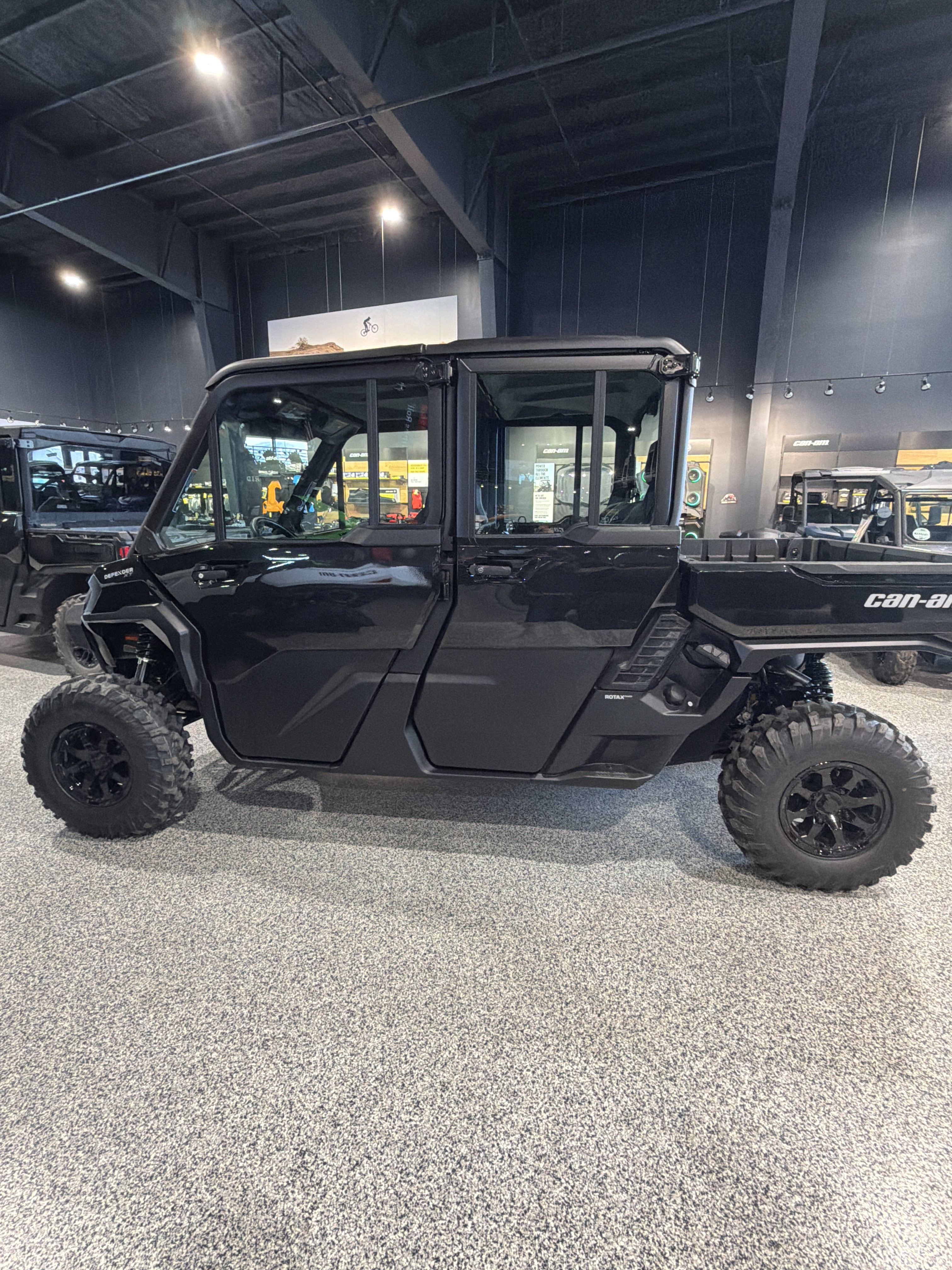 2026 Can-Am Defender MAX XT CAB HD11 with 10.25 in. touchscreen display in Fairview, Utah - Photo 3