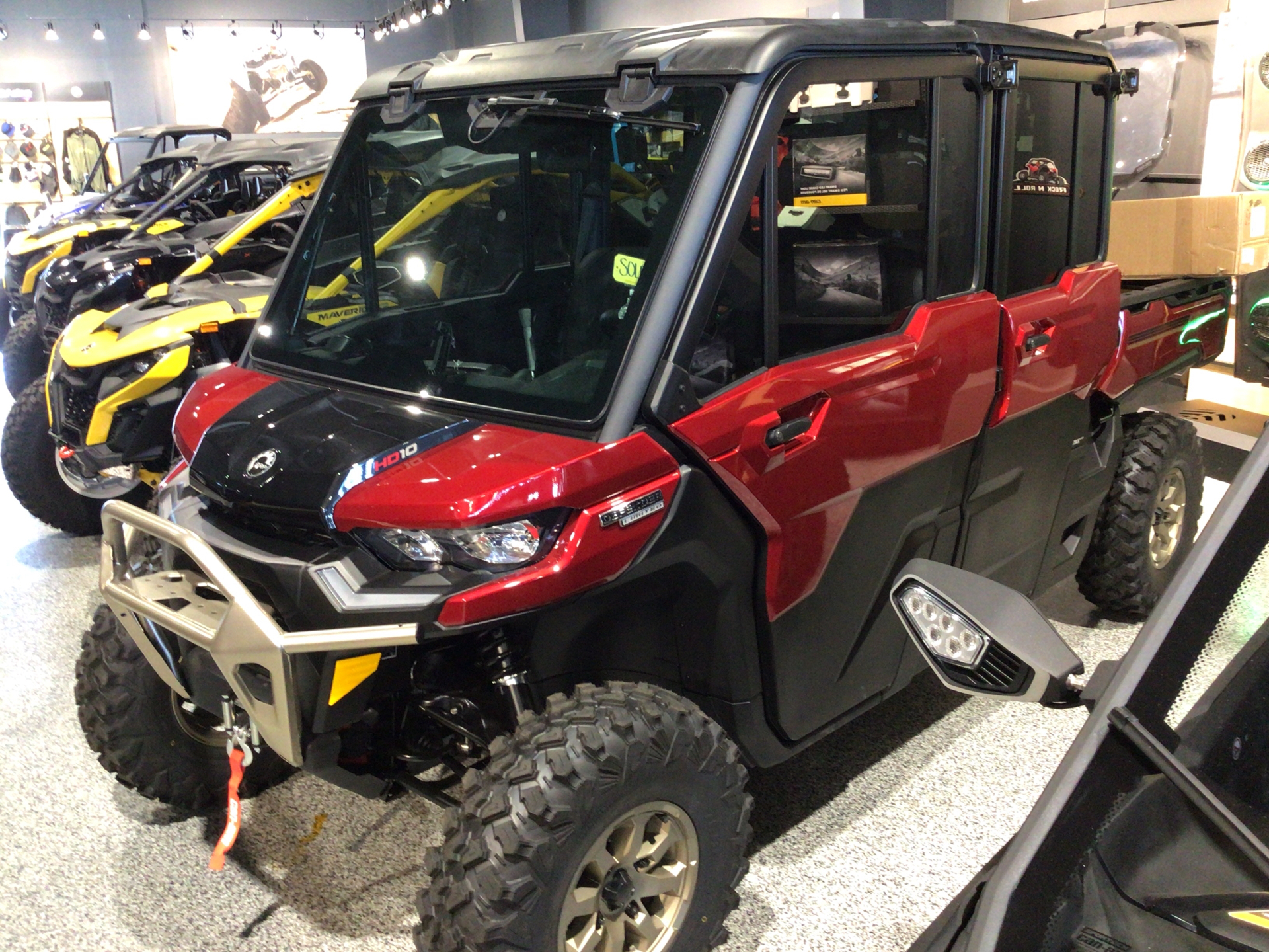 2025 Can-Am Defender MAX Limited in Fairview, Utah - Photo 1