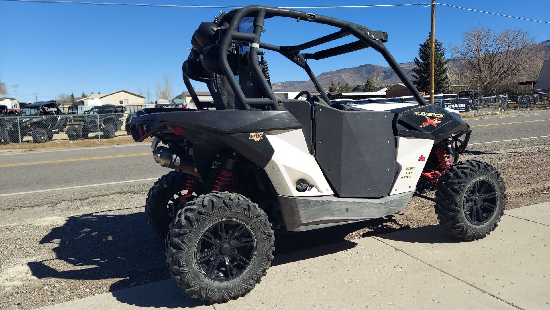 2014 Can-Am Maverick™ X® xc DPS™ 1000R in Fairview, Utah - Photo 12