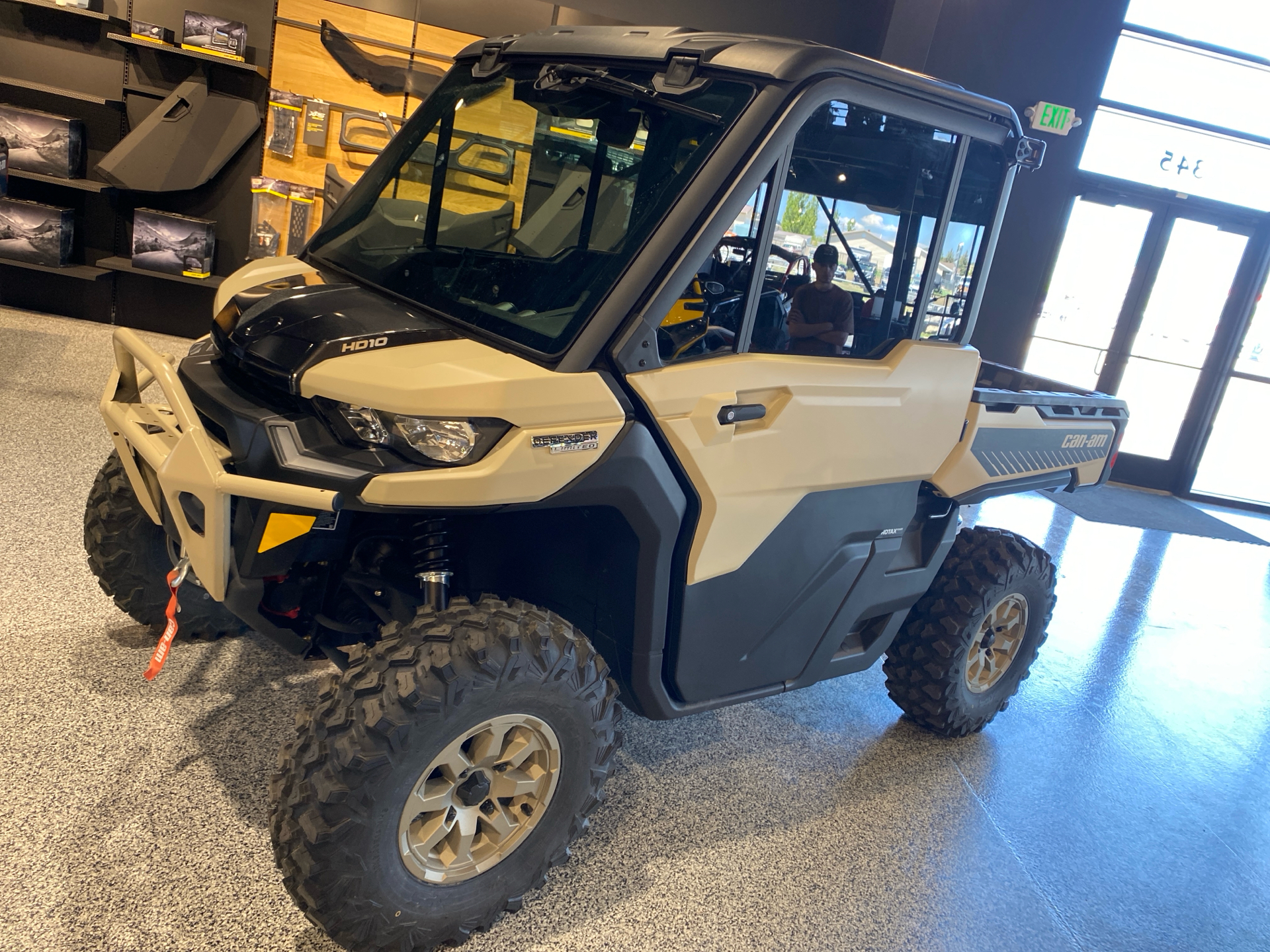 2025 Can-Am Defender Limited in Fairview, Utah - Photo 2