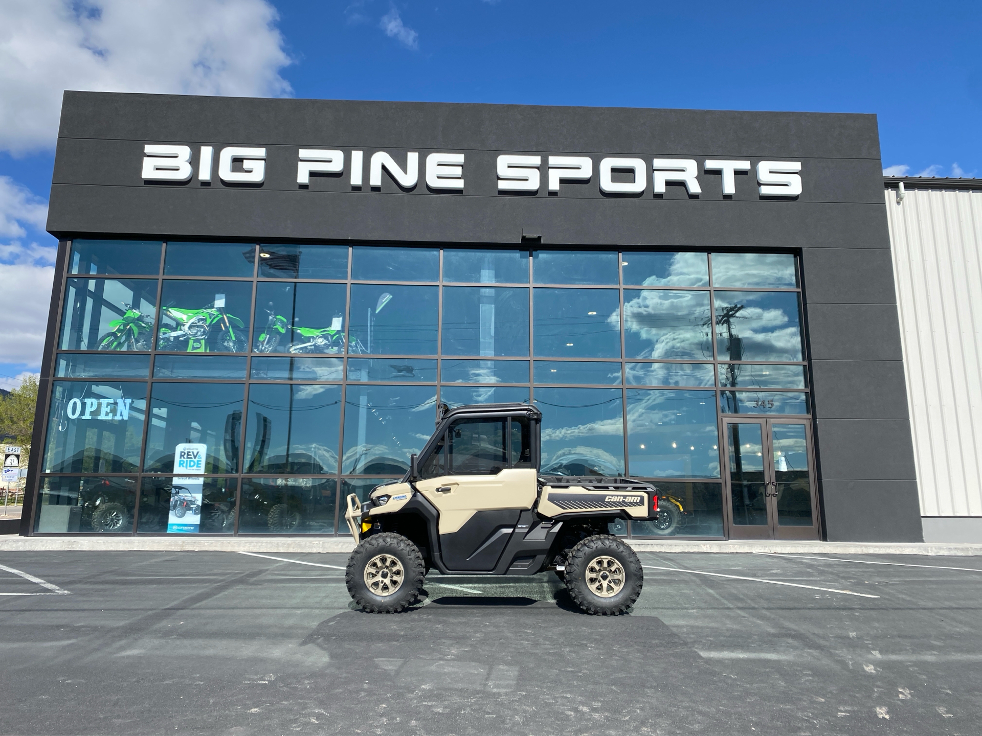 2025 Can-Am Defender Limited in Fairview, Utah - Photo 1