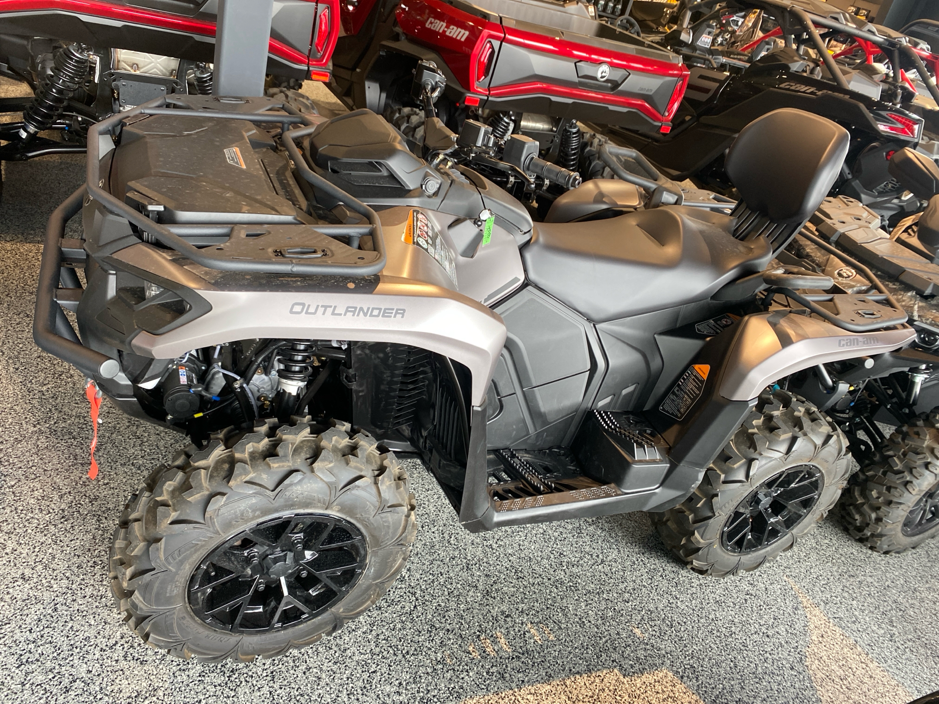2025 Can-Am Outlander MAX XT 700 in Fairview, Utah - Photo 3