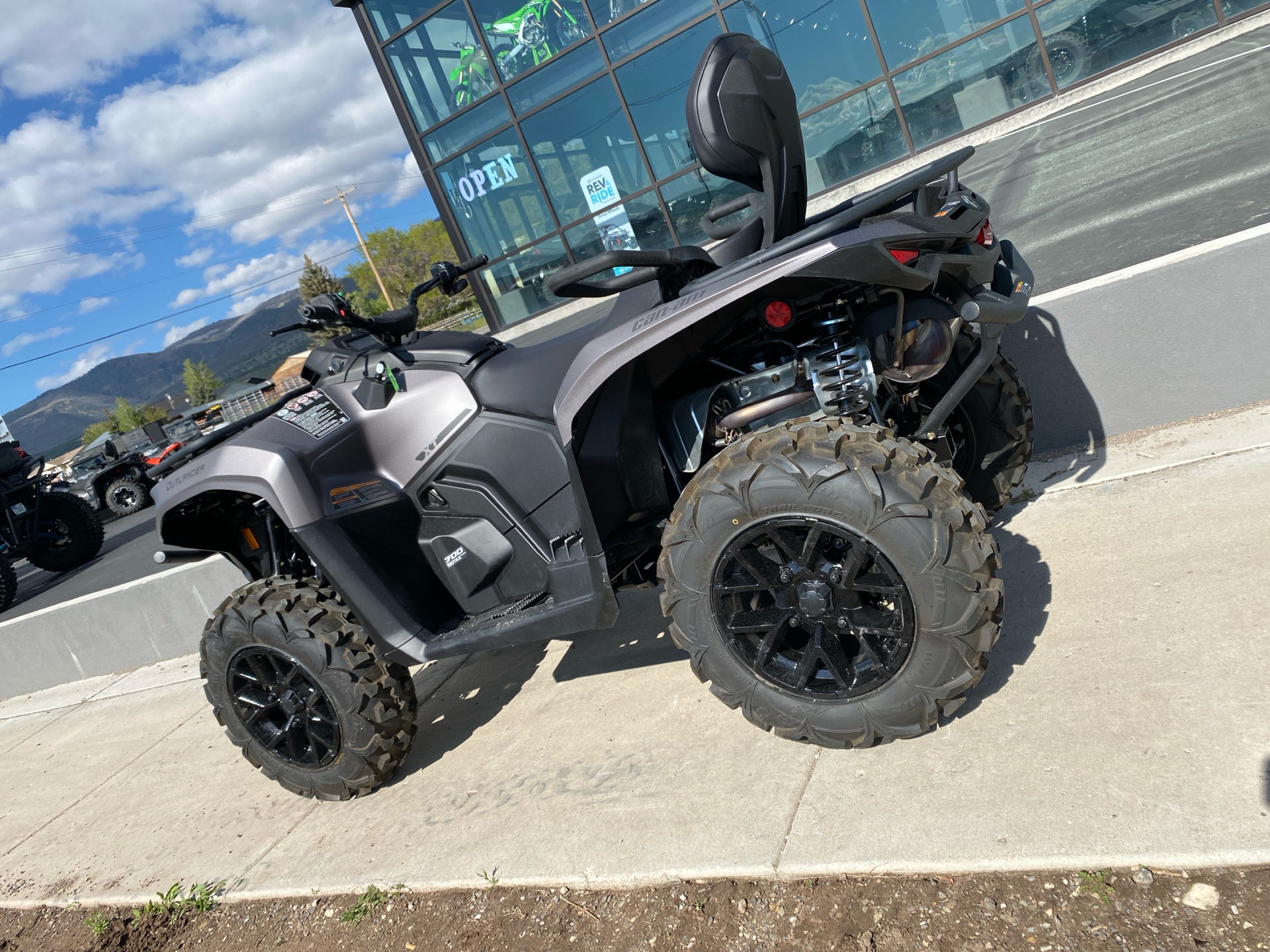 2025 Can-Am Outlander MAX XT 700 in Fairview, Utah - Photo 2