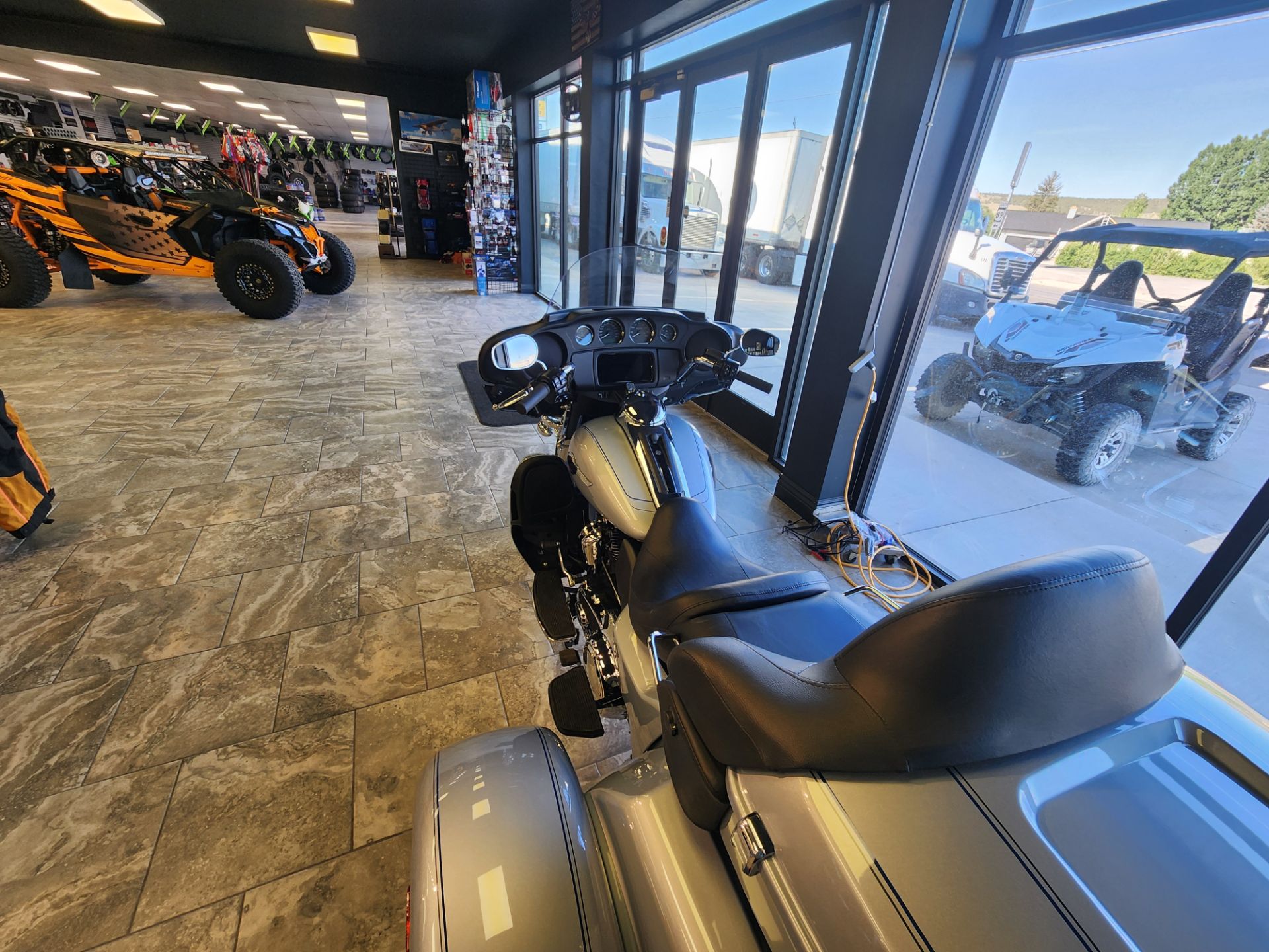 2023 HARLEY DAVIDSON FLHTCUTG in Fairview, Utah - Photo 5