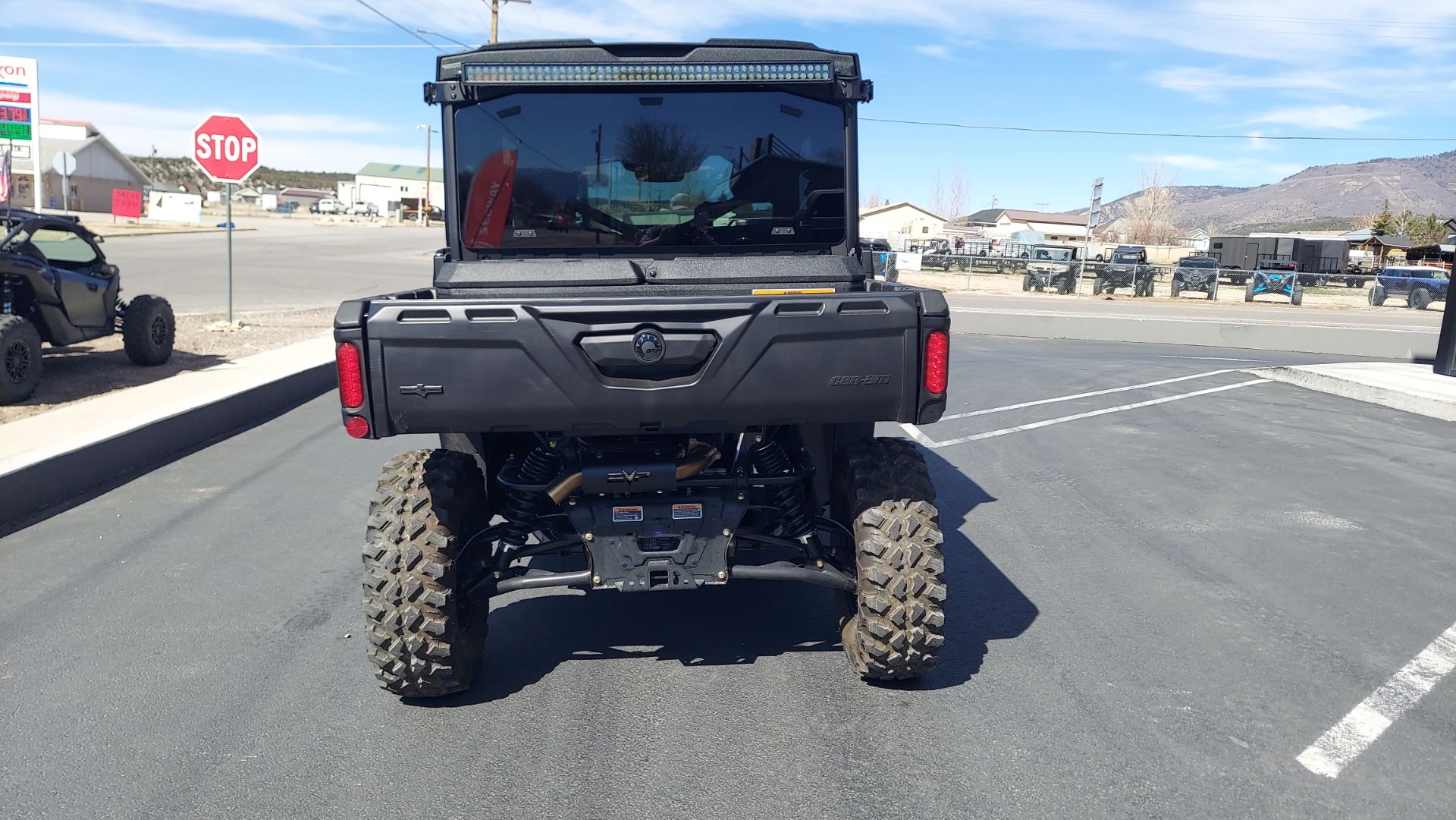 2025 Can-Am Defender MAX Lone Star CAB in Fairview, Utah - Photo 5