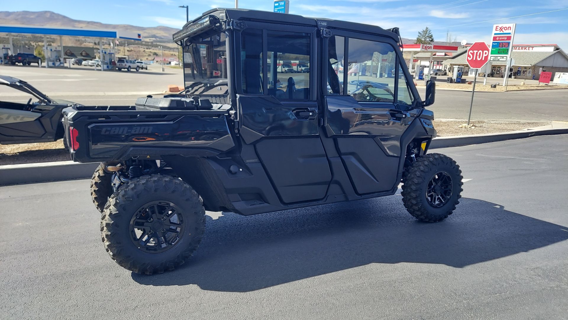2025 Can-Am Defender MAX Lone Star CAB in Fairview, Utah - Photo 7