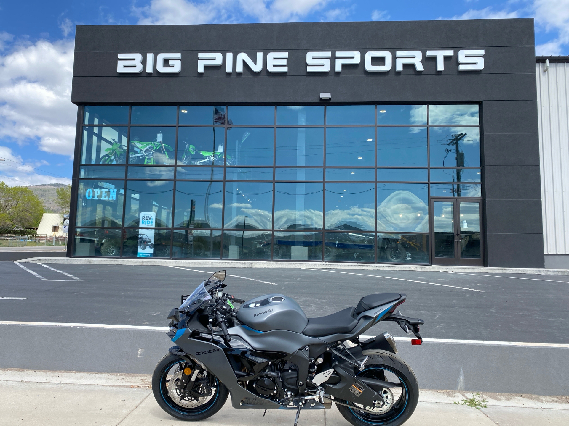 2025 Kawasaki Ninja ZX-6R ABS in Fairview, Utah - Photo 1