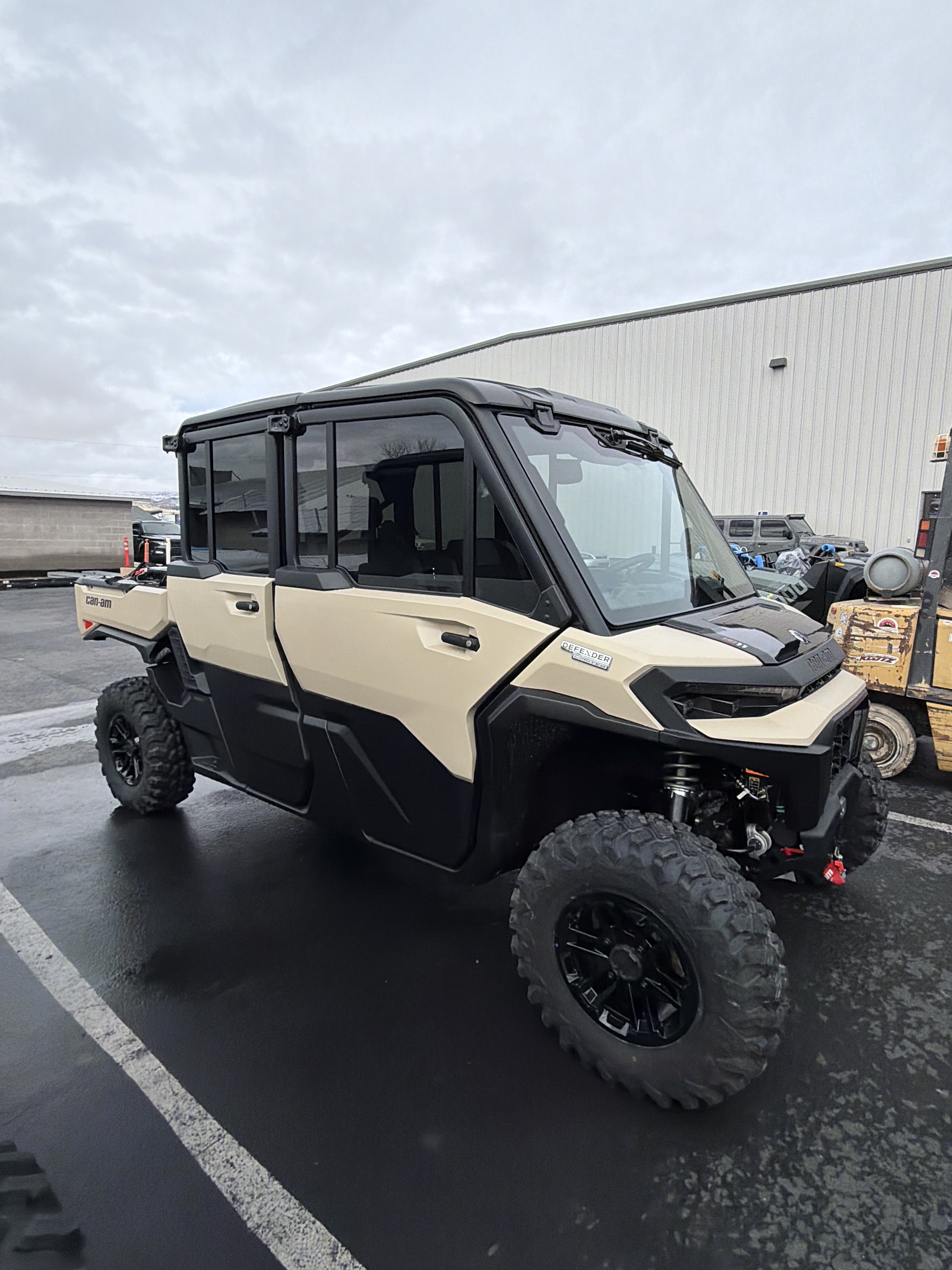 2026 Can-Am Defender MAX Limited HD11 in Fairview, Utah - Photo 1