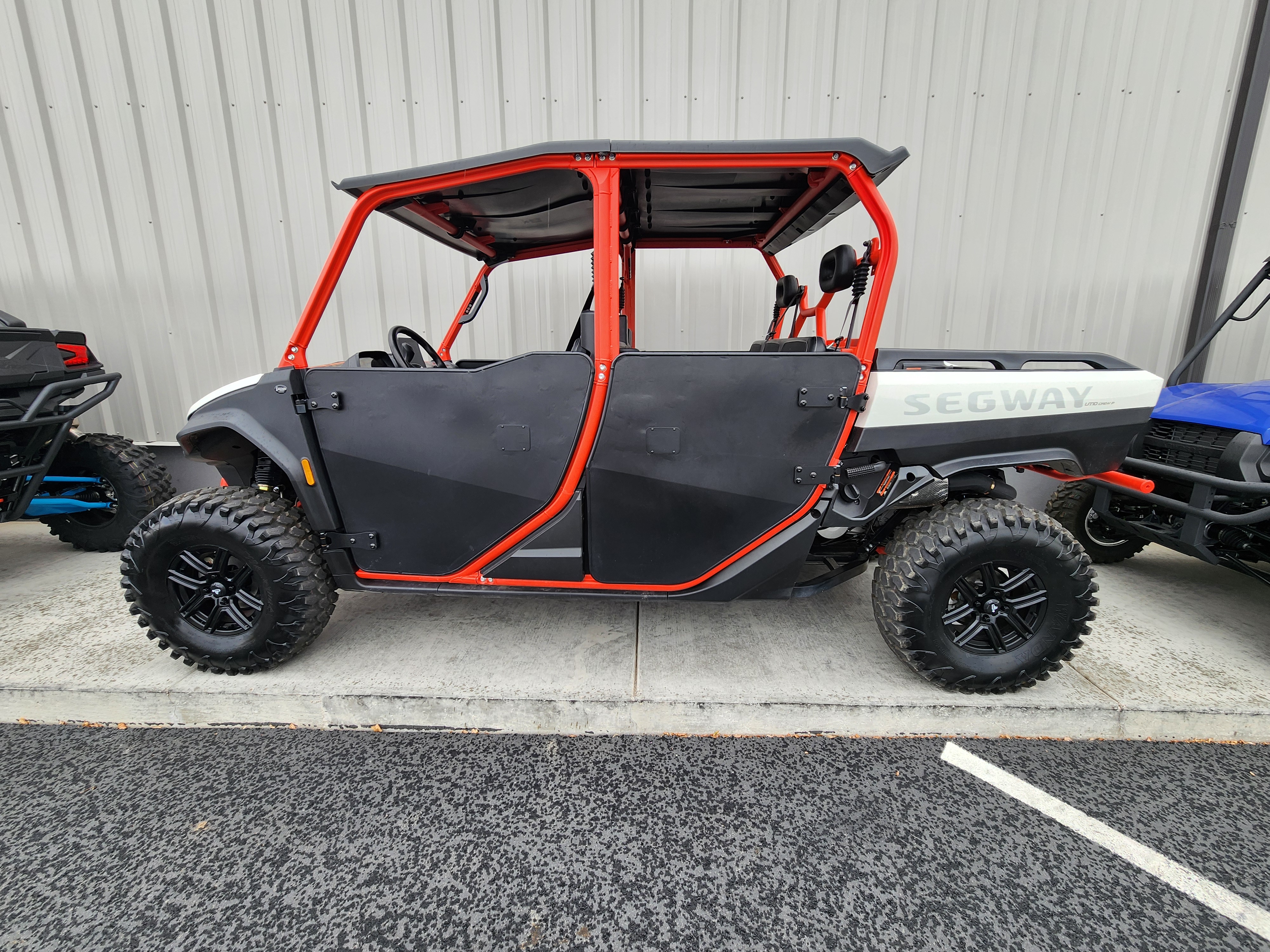 2024 Segway Powersports UT10 P Crew in Fairview, Utah - Photo 2