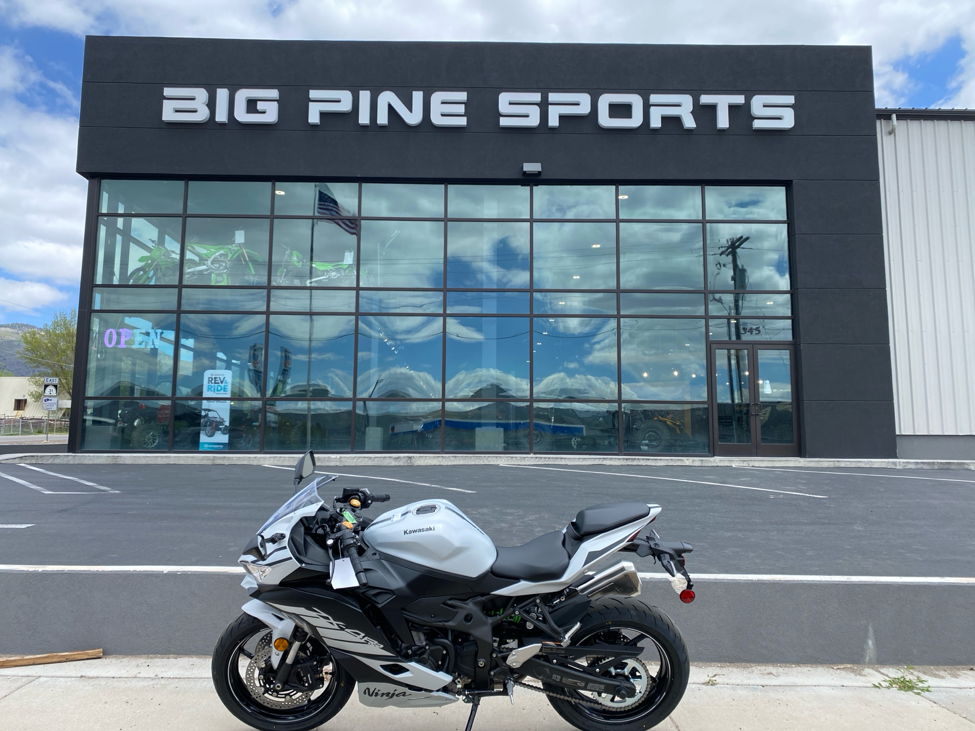 2025 Kawasaki Ninja ZX-4RR ABS in Fairview, Utah - Photo 2