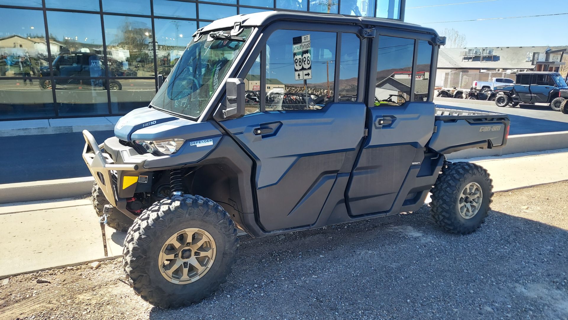 2025 Can-Am Defender MAX Limited in Fairview, Utah - Photo 4