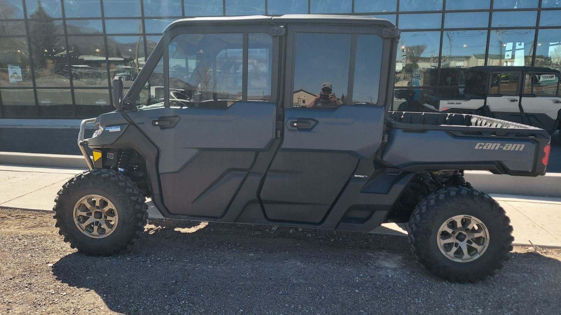 2025 Can-Am Defender MAX Limited in Fairview, Utah - Photo 6