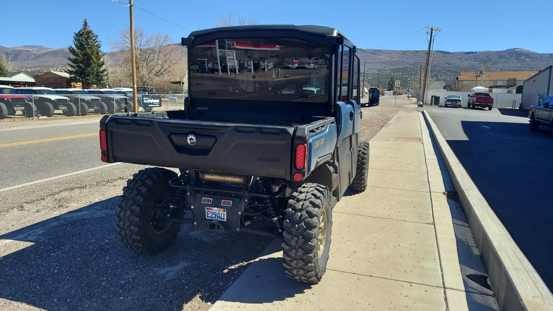 2025 Can-Am Defender MAX Limited in Fairview, Utah - Photo 9