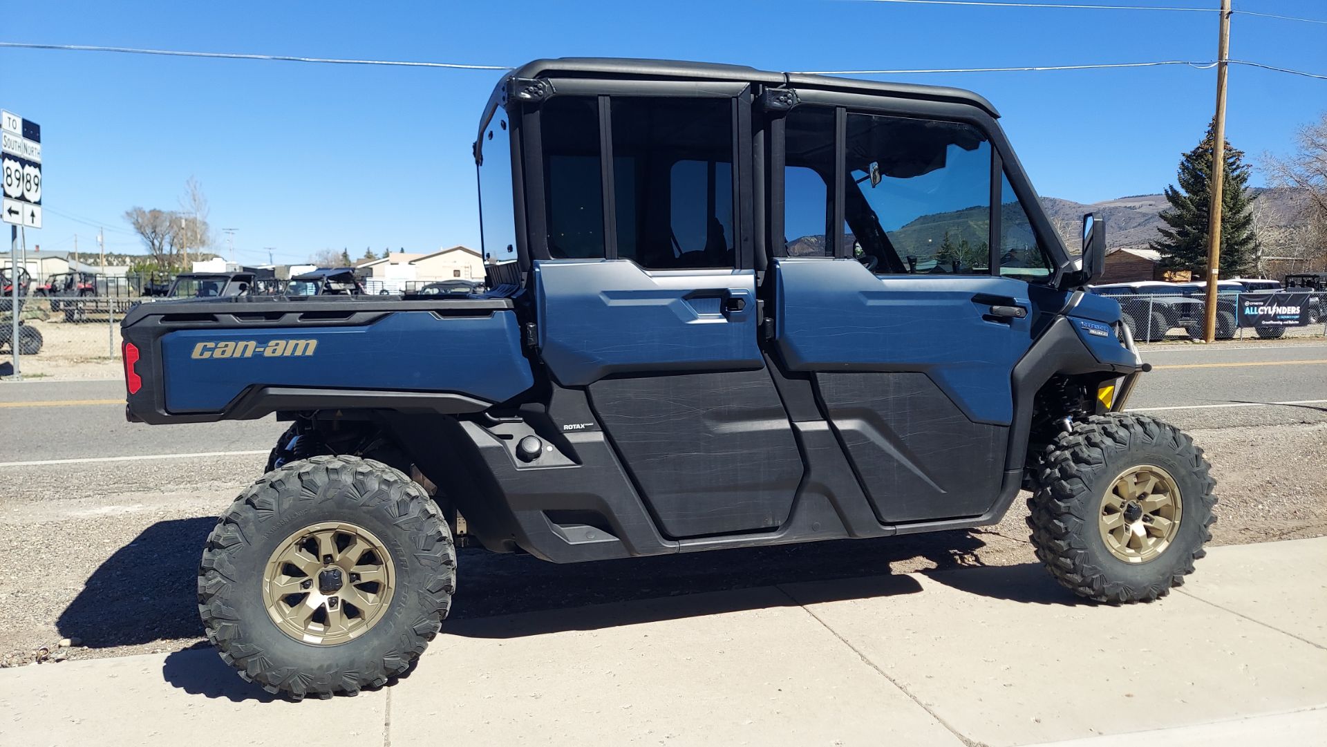 2025 Can-Am Defender MAX Limited in Fairview, Utah - Photo 11