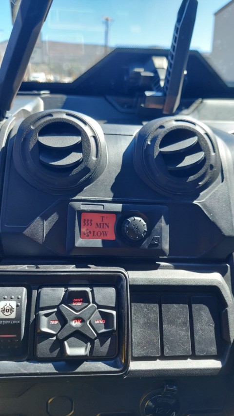 2025 Can-Am Defender MAX Limited in Fairview, Utah - Photo 16