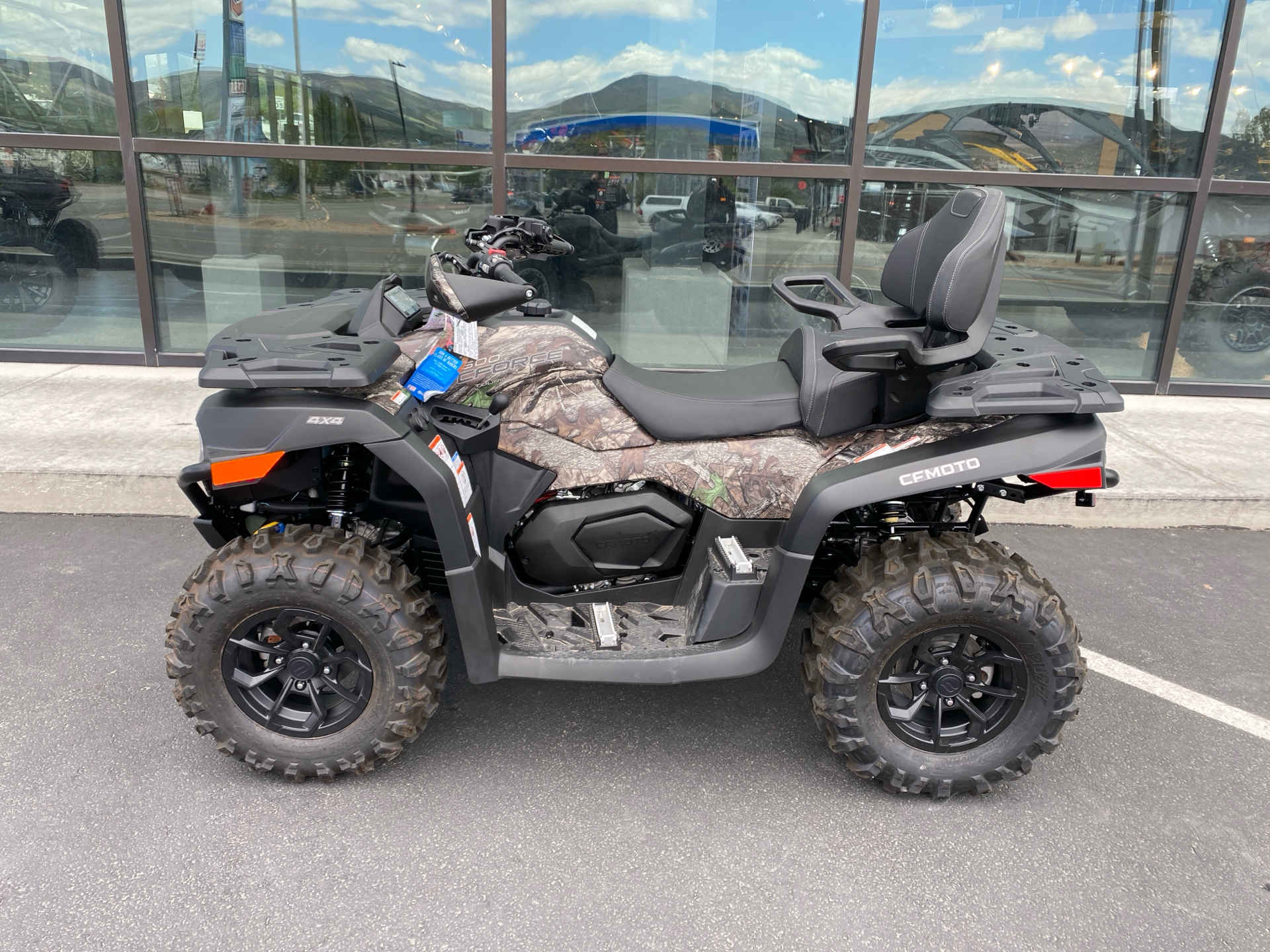 2025 CFMOTO CForce 600 Touring in Fairview, Utah - Photo 2