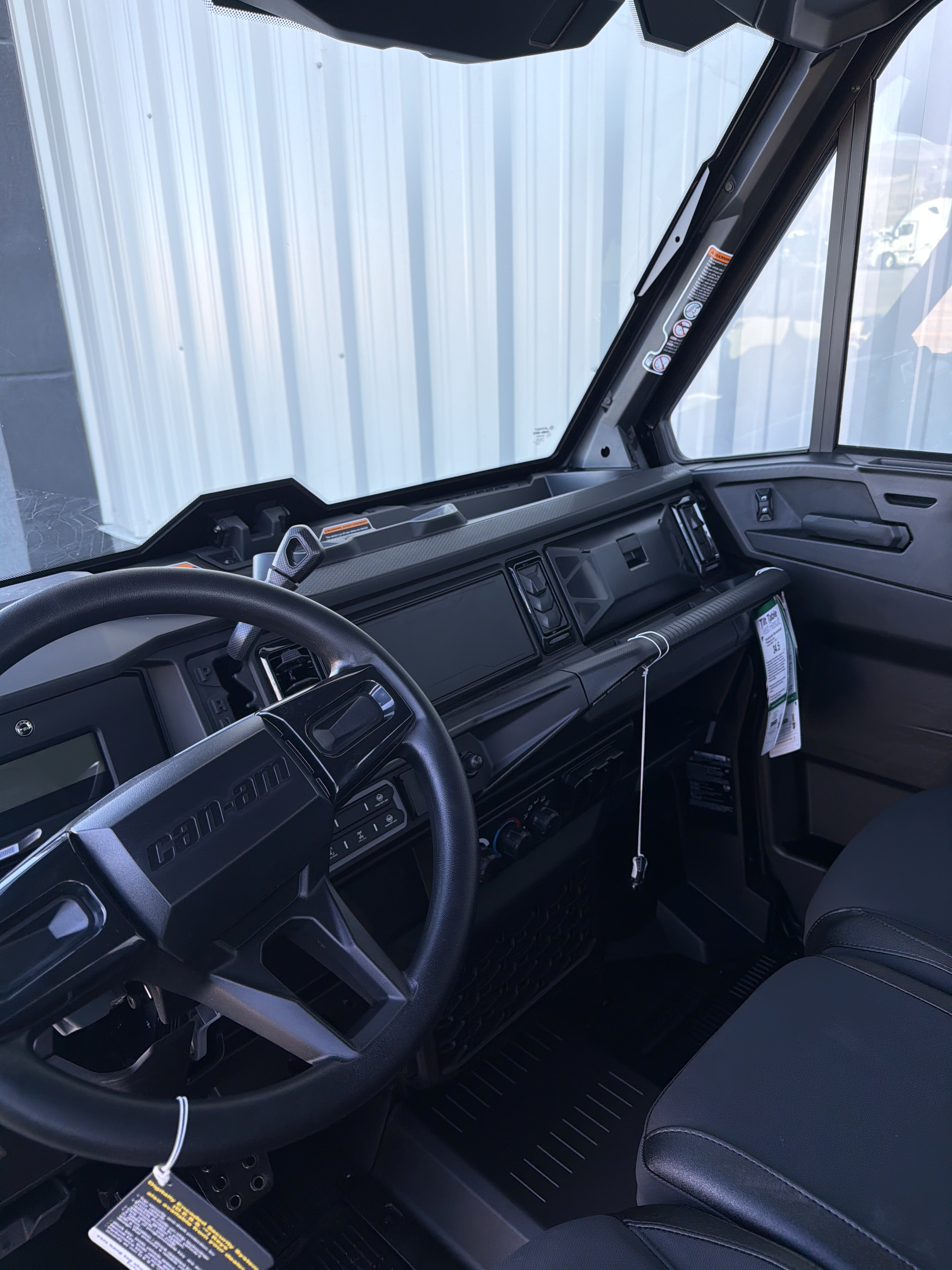 2026 Can-Am Defender MAX XT CAB HD11 in Fairview, Utah - Photo 3