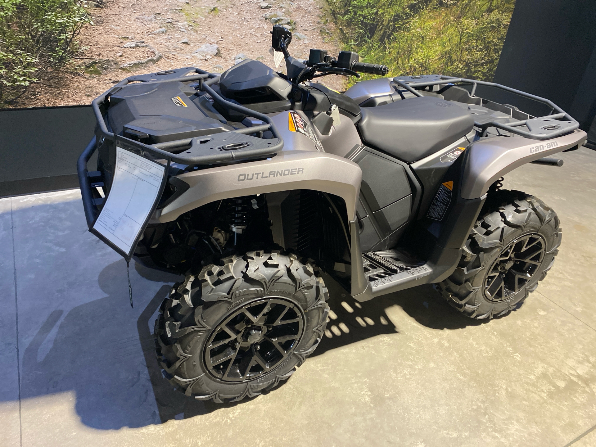 2025 Can-Am Outlander XT 700 in Fairview, Utah - Photo 2