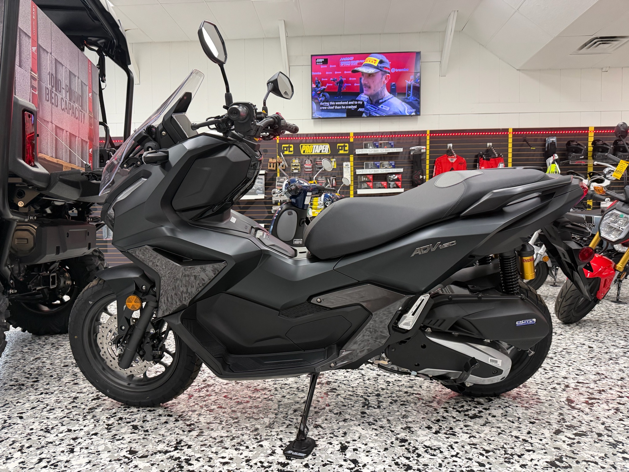 2027 Honda ADV160 3