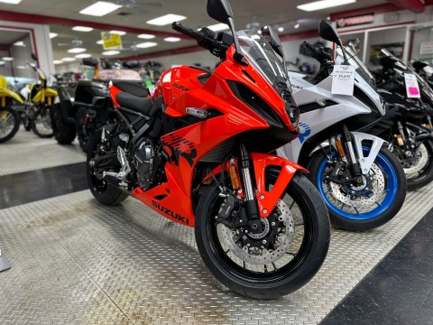 2026 Suzuki GSX-8R — photo 1 of 9