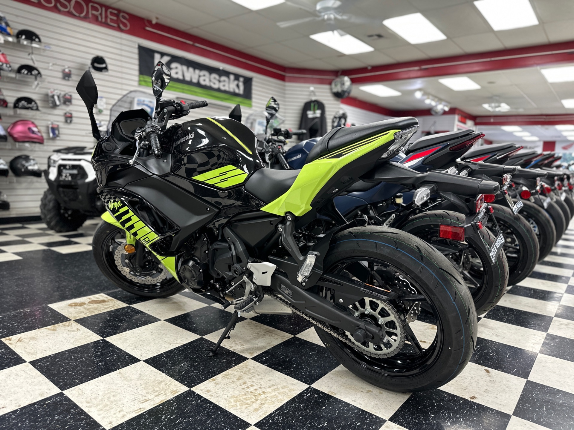 2026 Kawasaki Ninja® 650 ABS 2