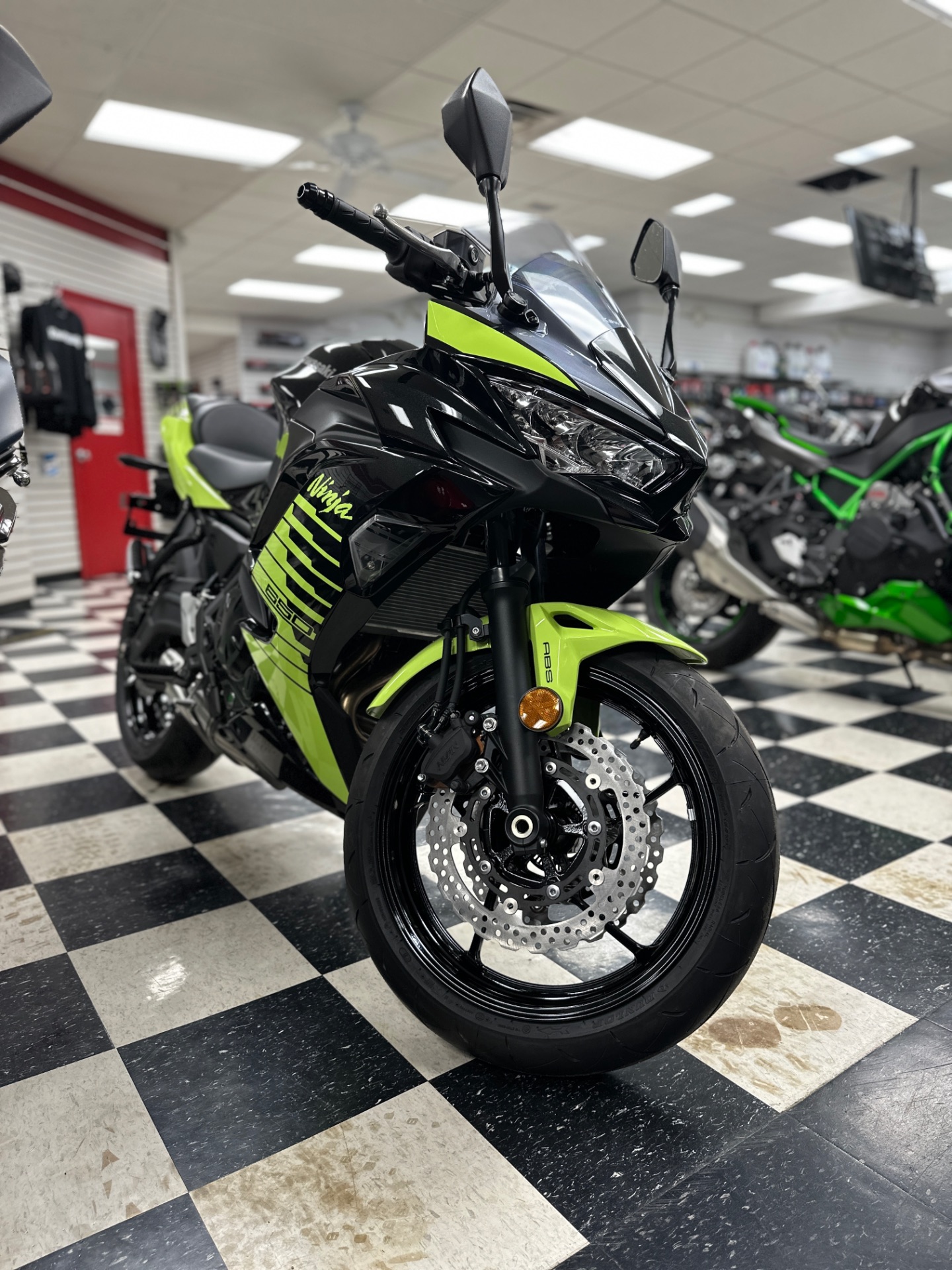 2026 Kawasaki Ninja® 650 ABS 4