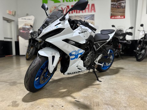 2026 Suzuki GSX-8R — photo 1 of 10
