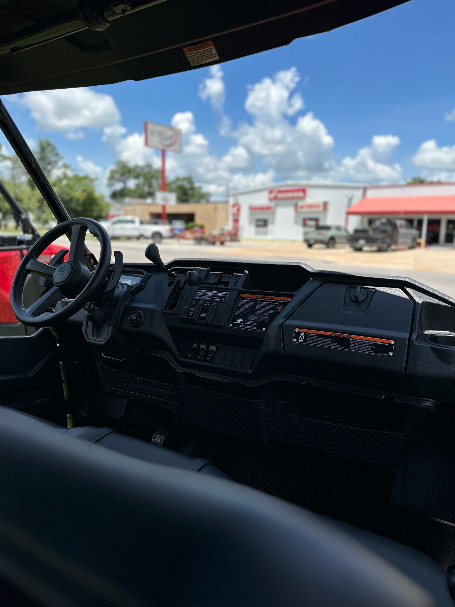 2025 Honda Pioneer 1000-6 Deluxe Crew 3
