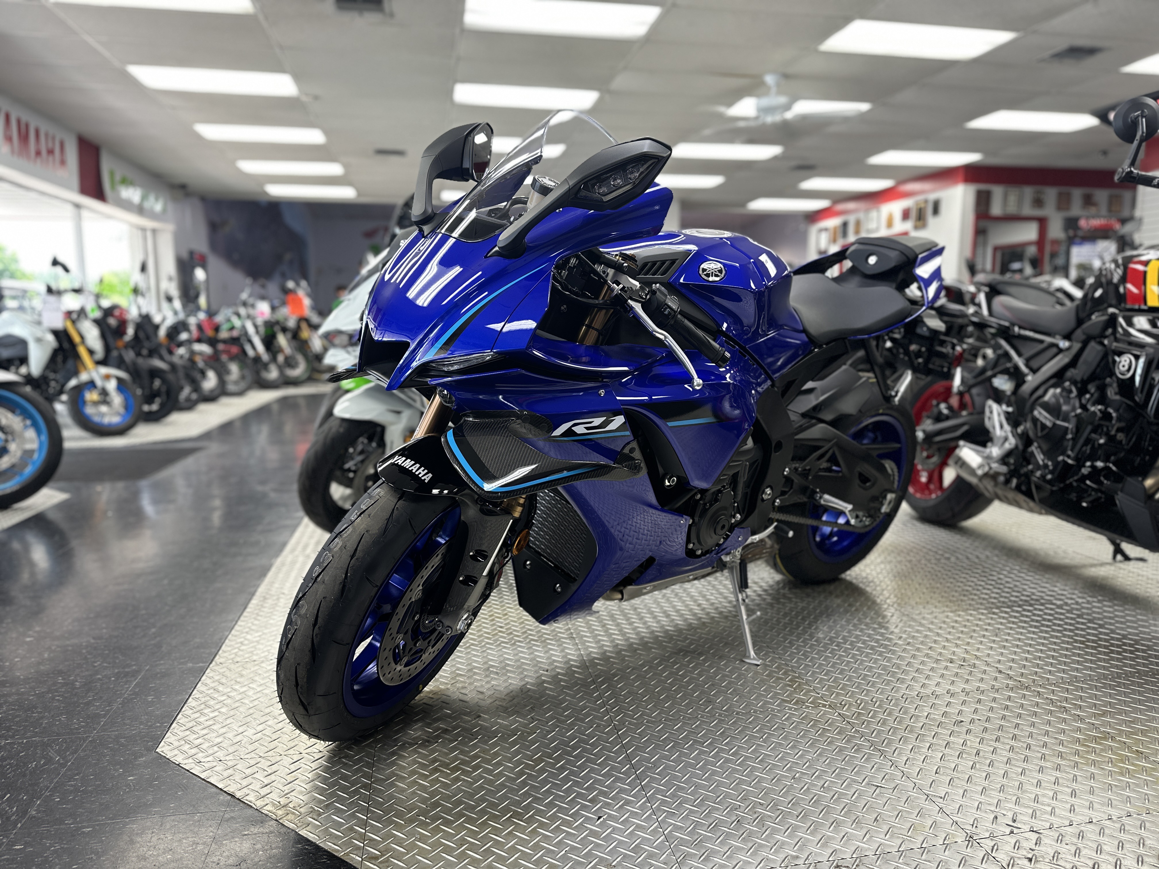 2026 Yamaha YZF-R1 1