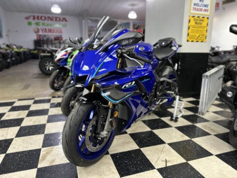 2026 Yamaha YZF-R1 — photo 1 of 3