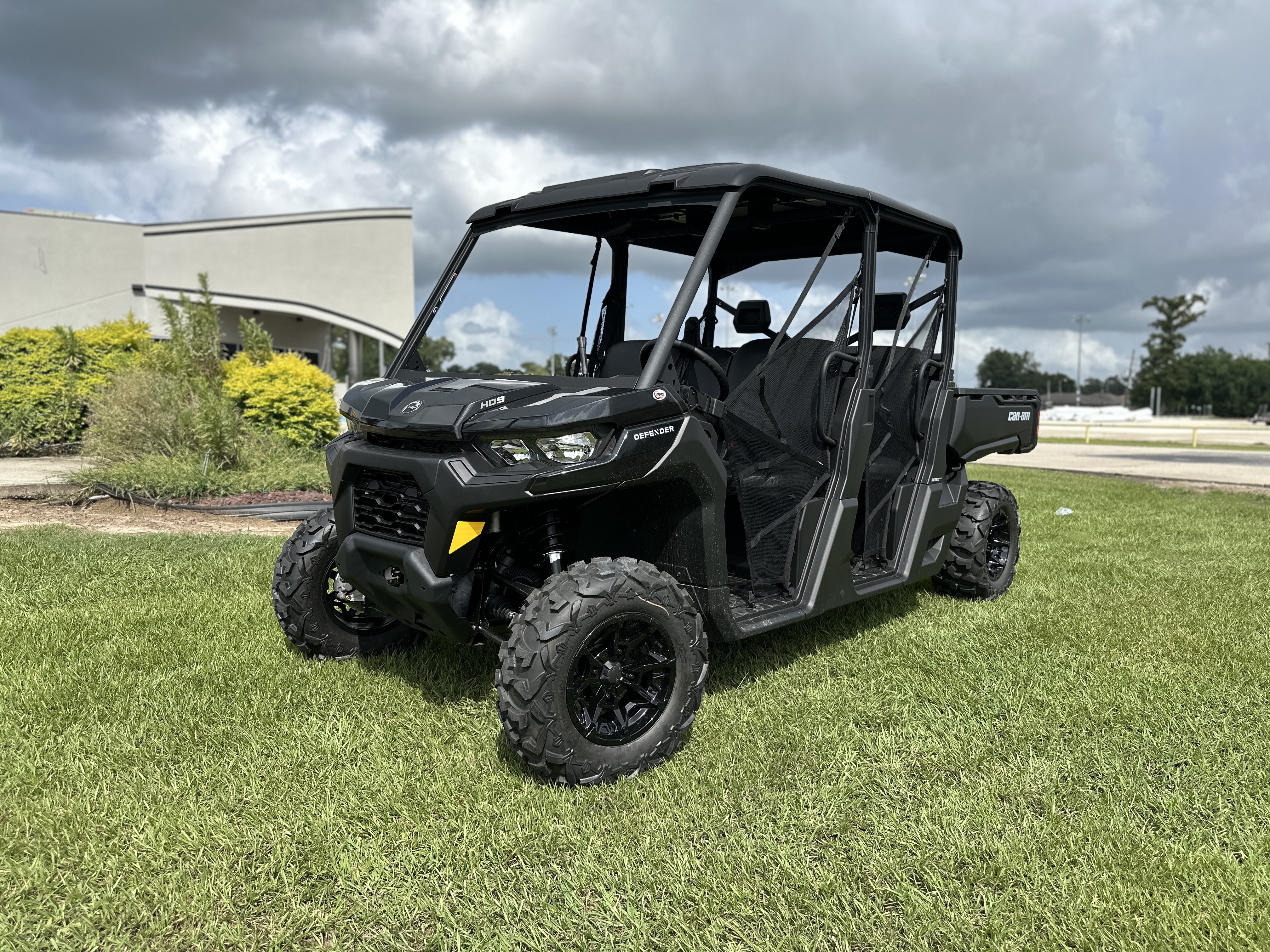 2026 Can-Am™ Defender MAX DPS HD9 1