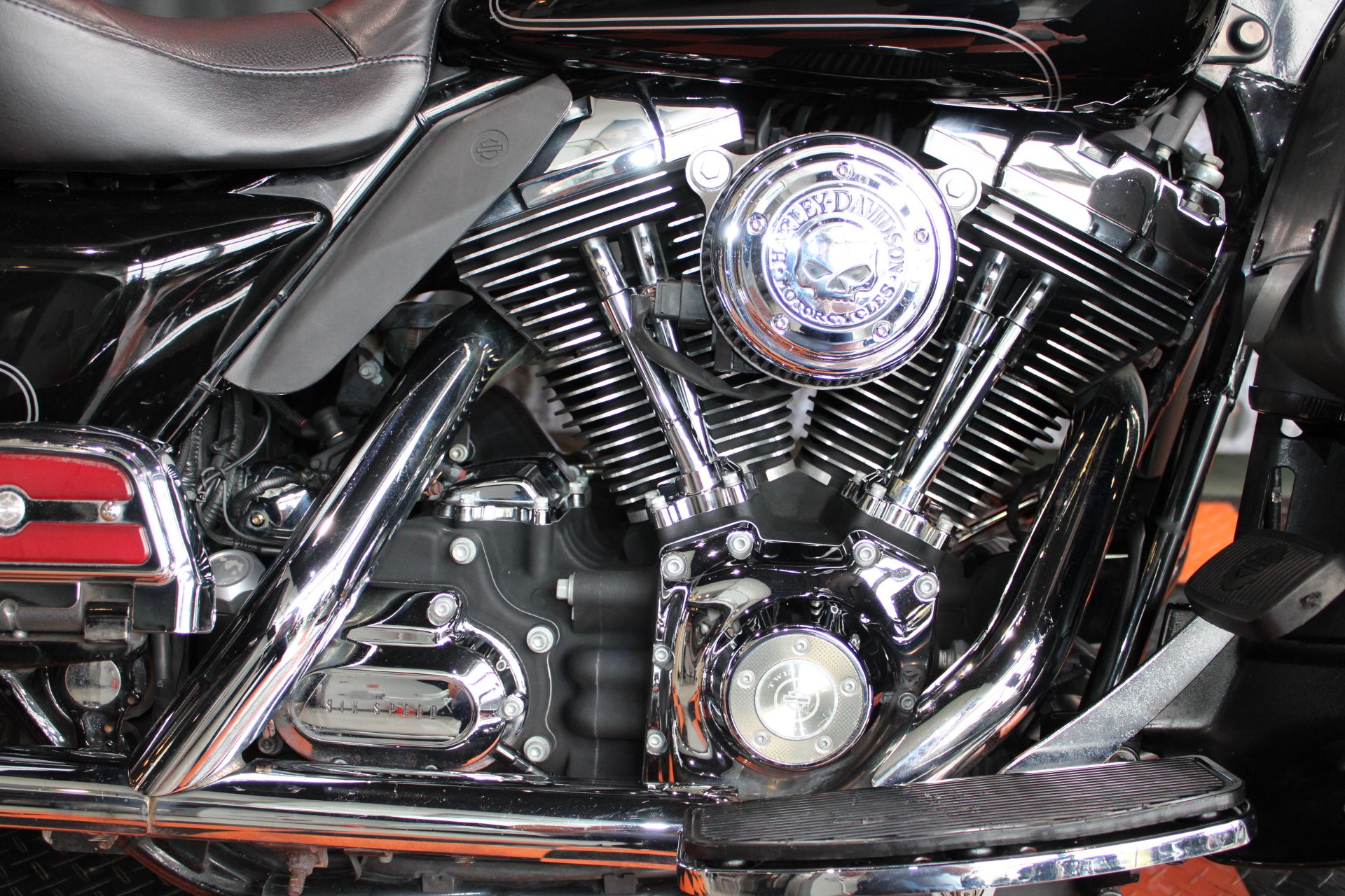 2008 Harley-Davidson Ultra Classic® Electra Glide® in Shorewood, Illinois - Photo 6