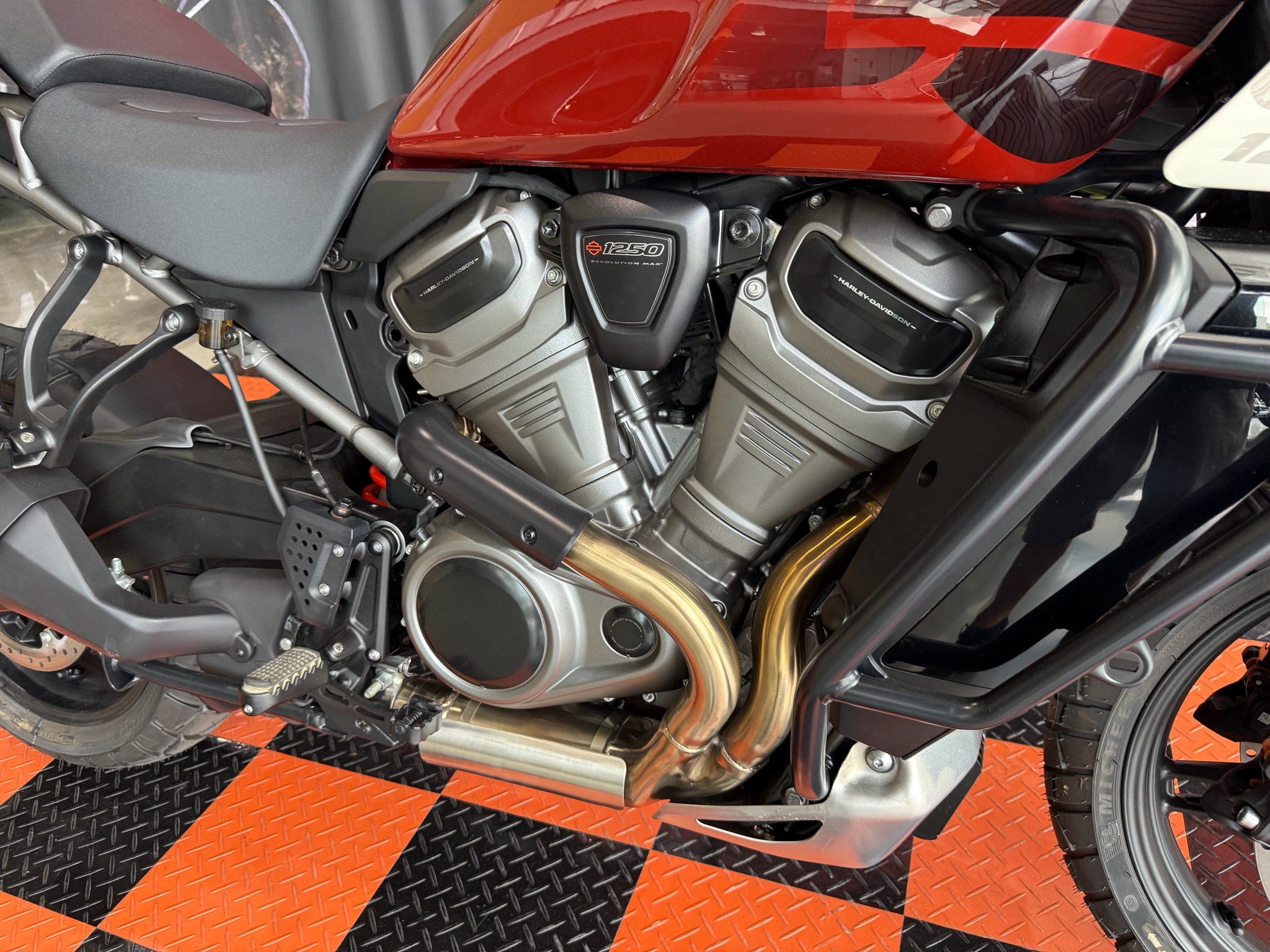 2024 Harley-Davidson Pan America® 1250 Special 3