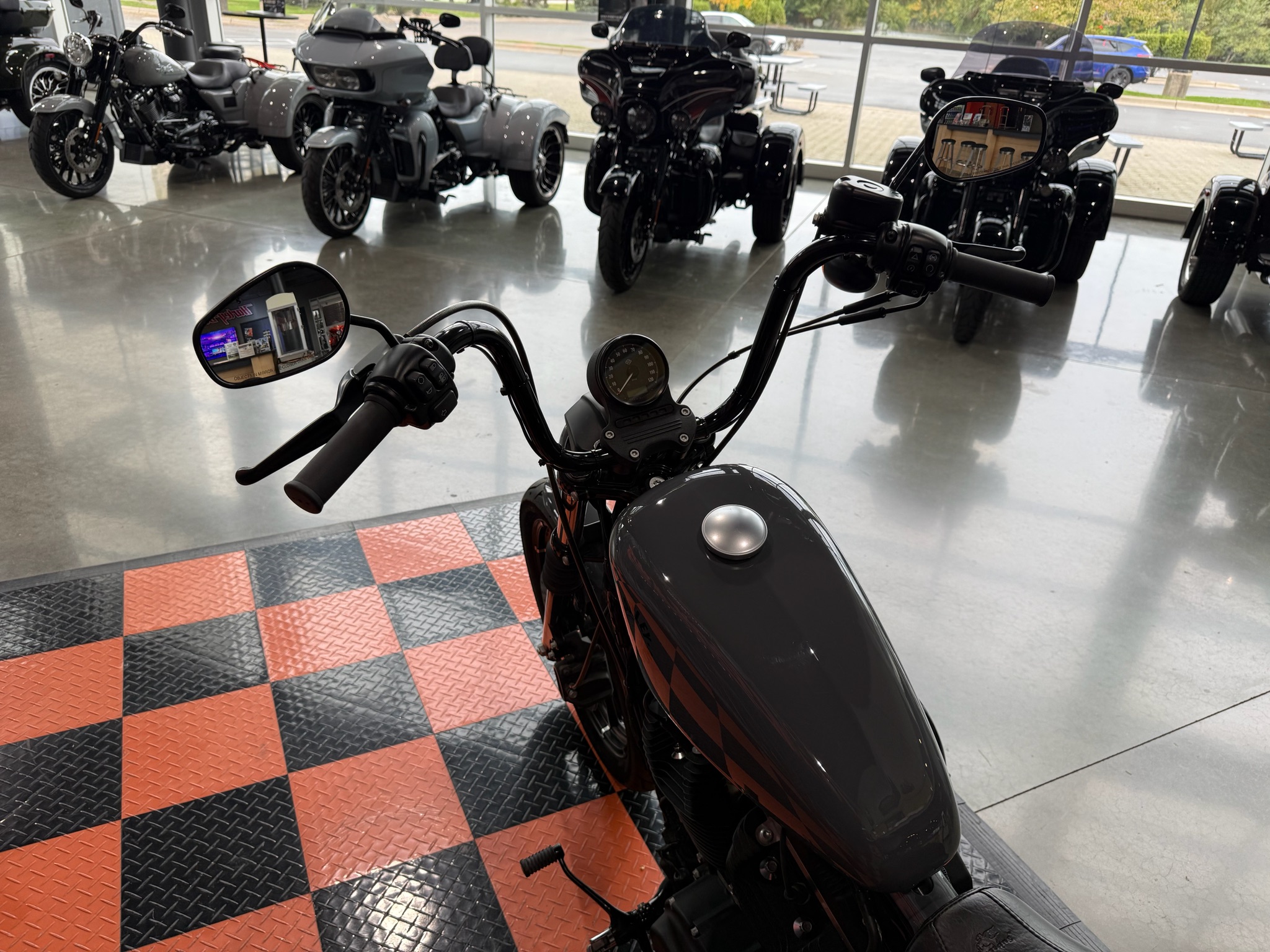 2022 Harley-Davidson Iron 883 10