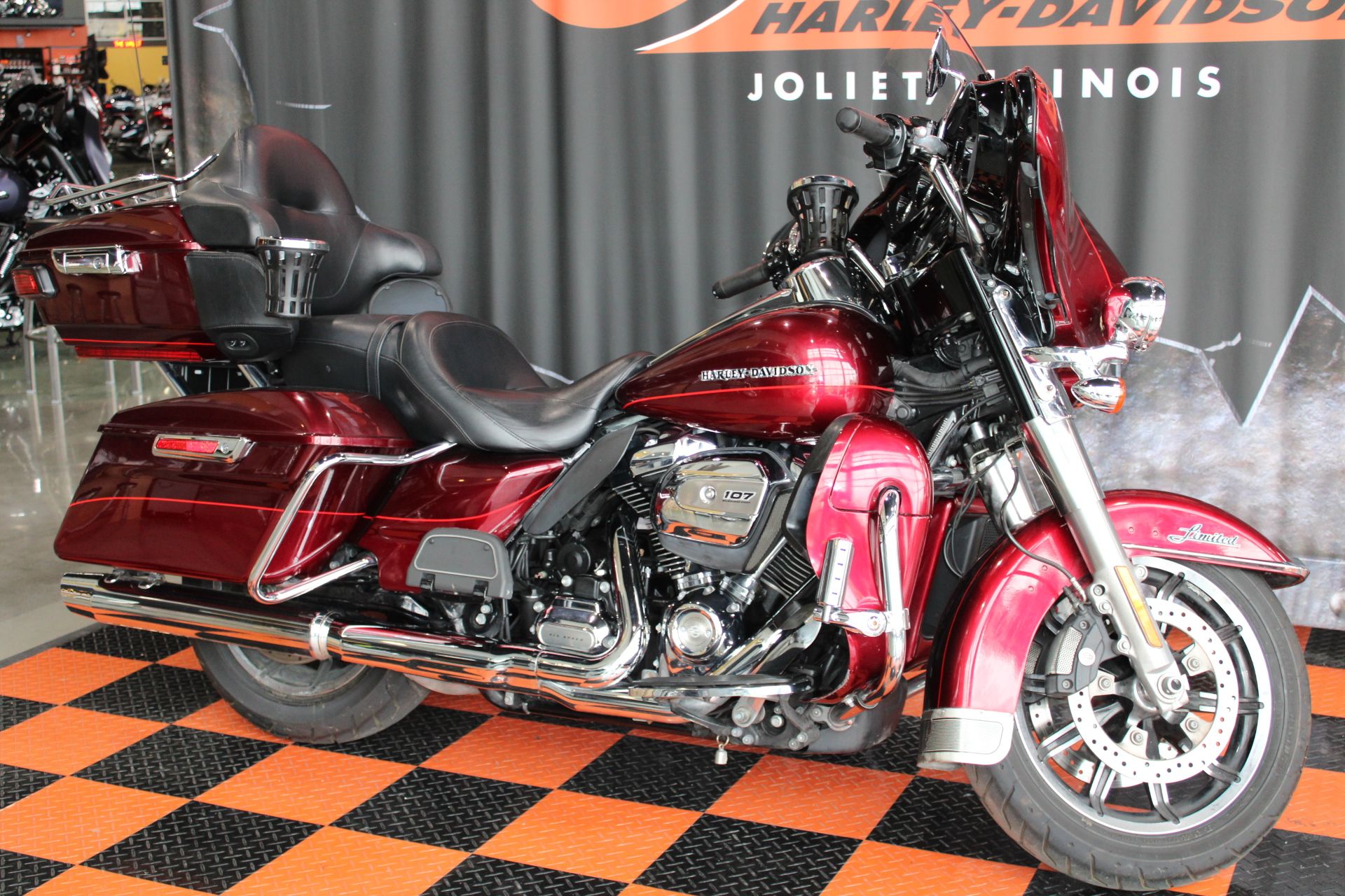2017 Harley-Davidson Electra Glide Ultra Limited 3